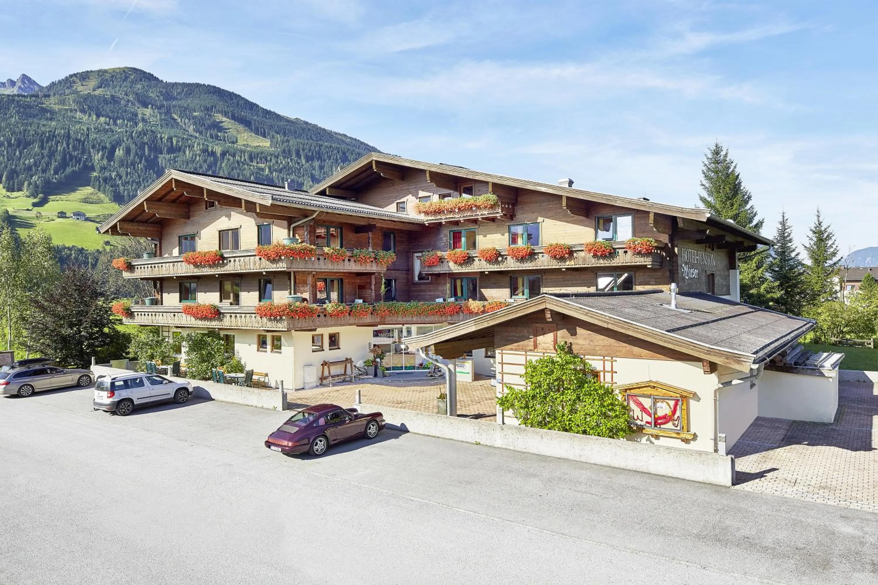 Facade/entrance in Hotel Wieser