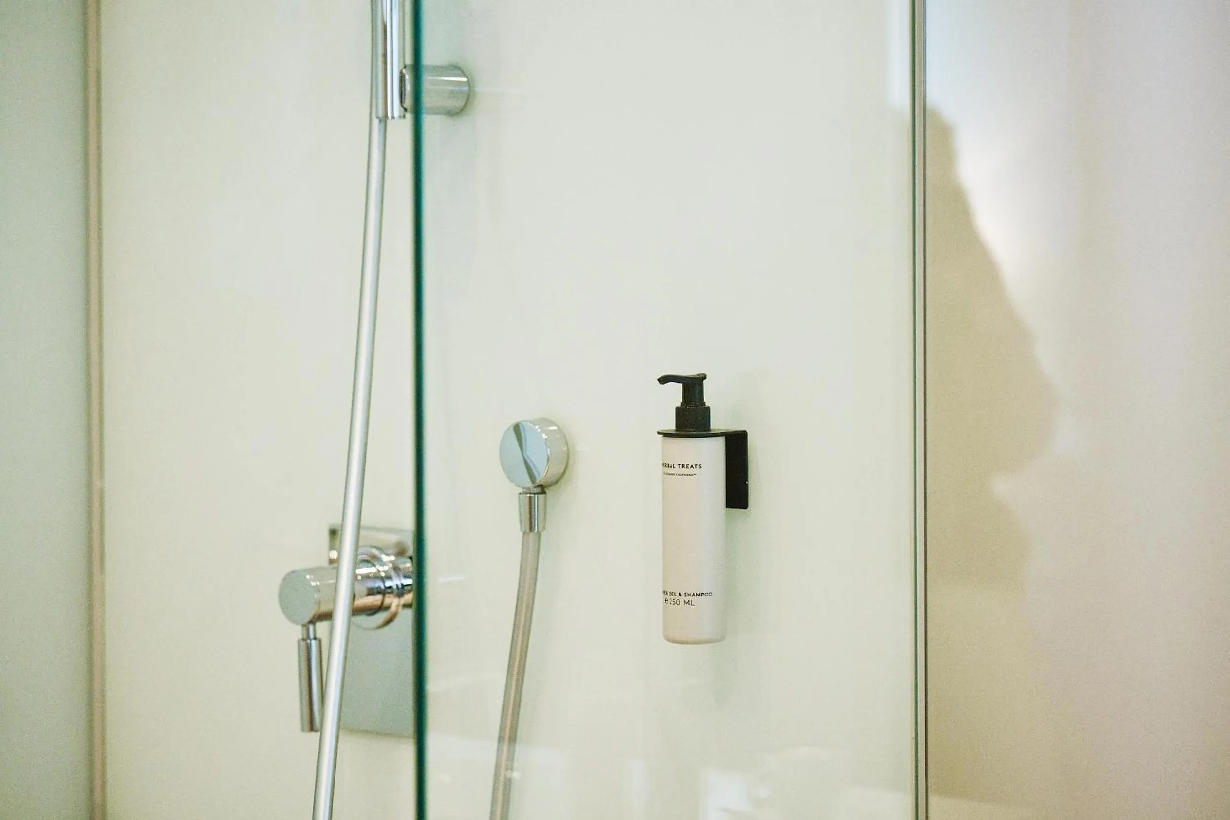 Shower in Hotel am See