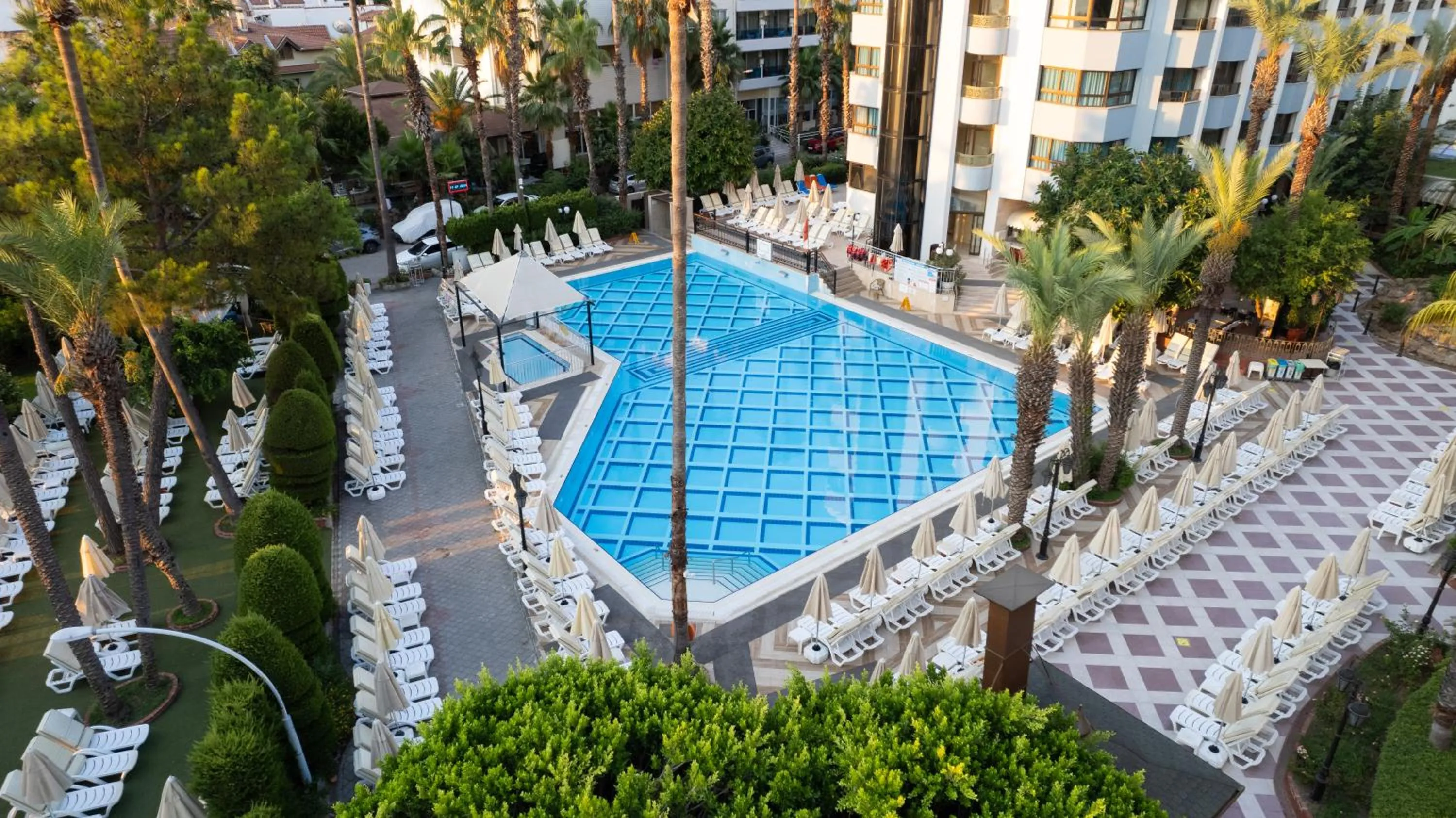 Swimming pool in Hotel Aqua