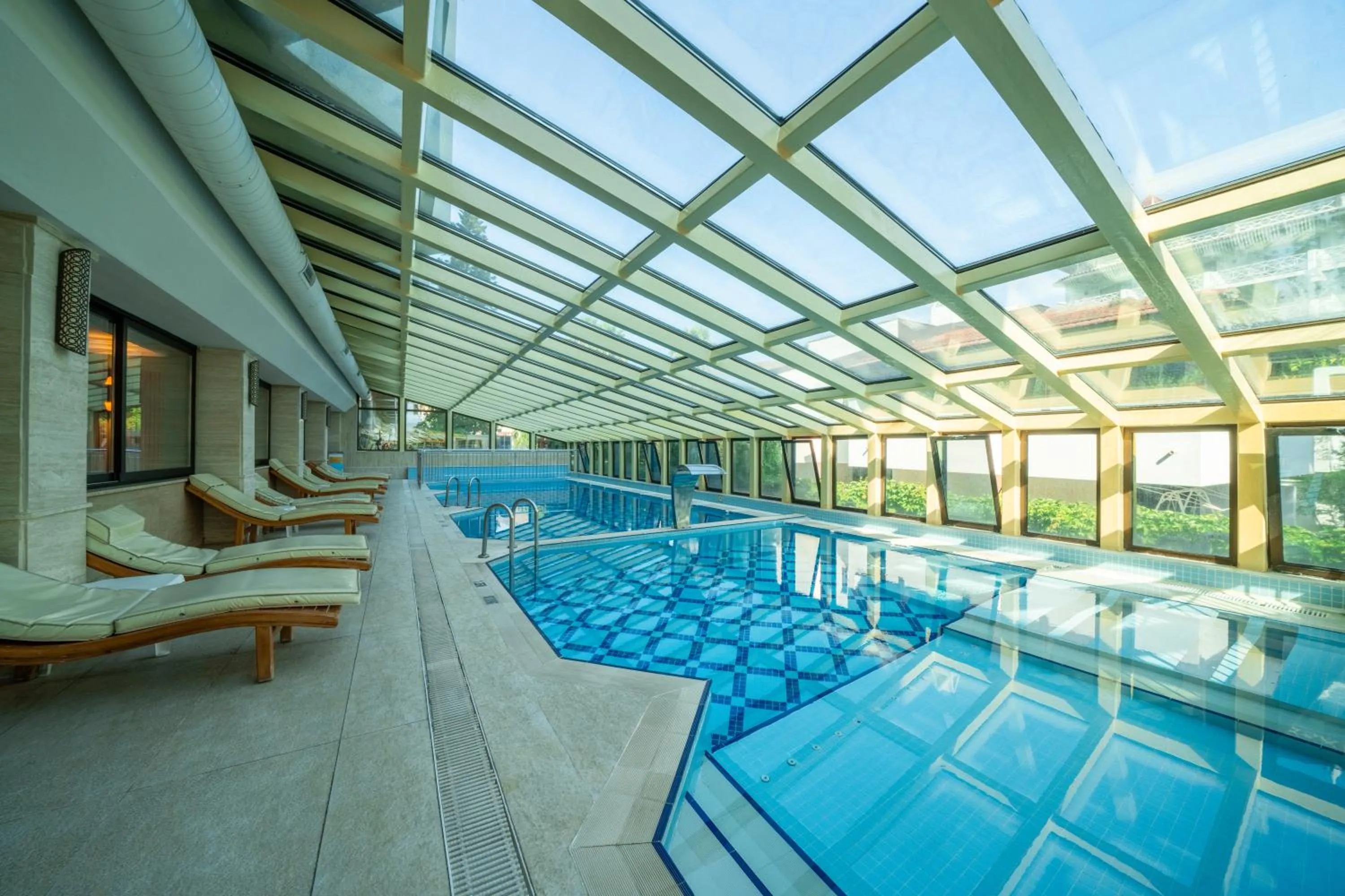 Swimming pool in Hotel Aqua