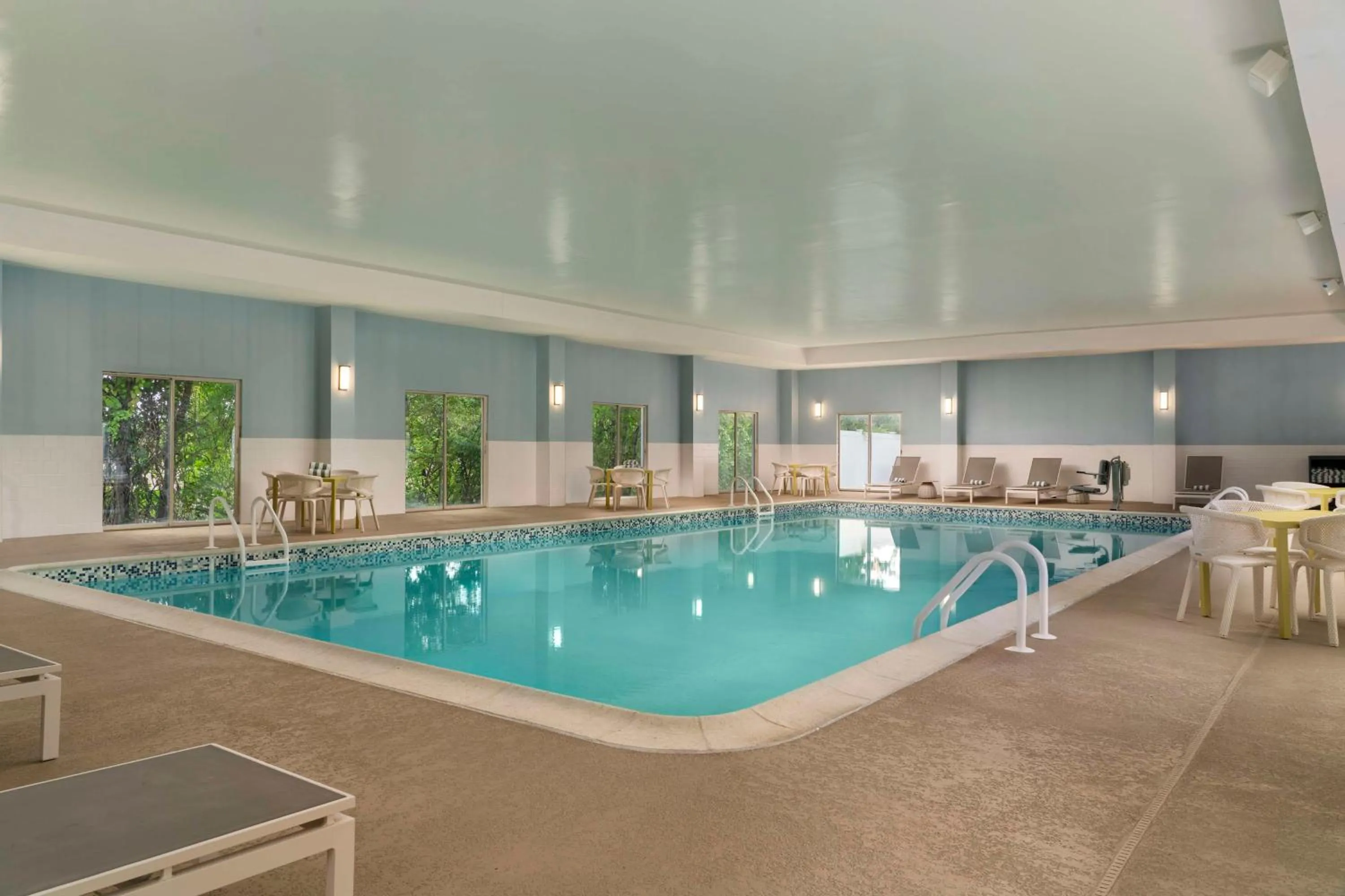 Pool view in Hilton Garden Inn Boston-Burlington