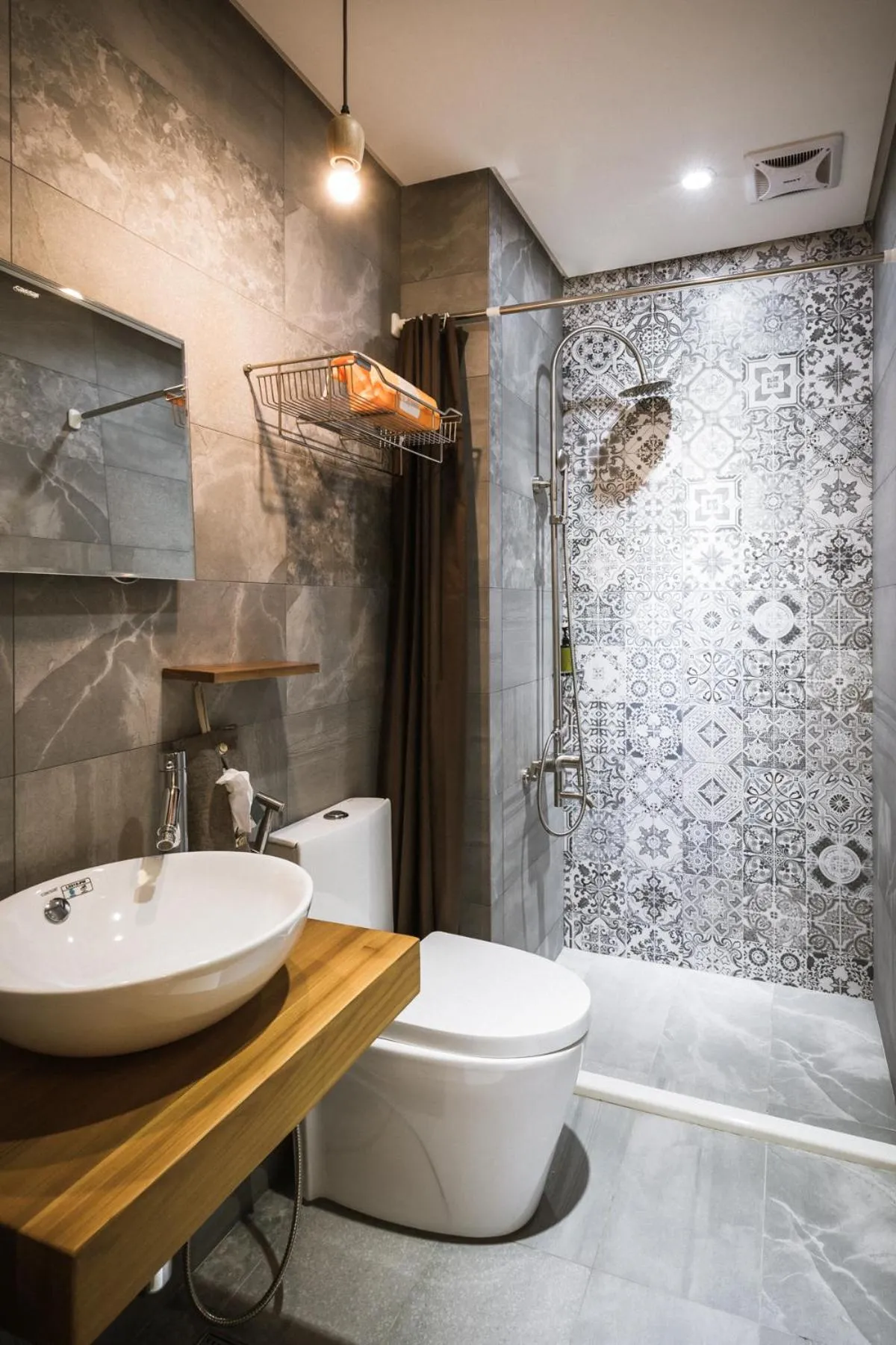 Toilet in Tiin Tinn - Rivershore B&B