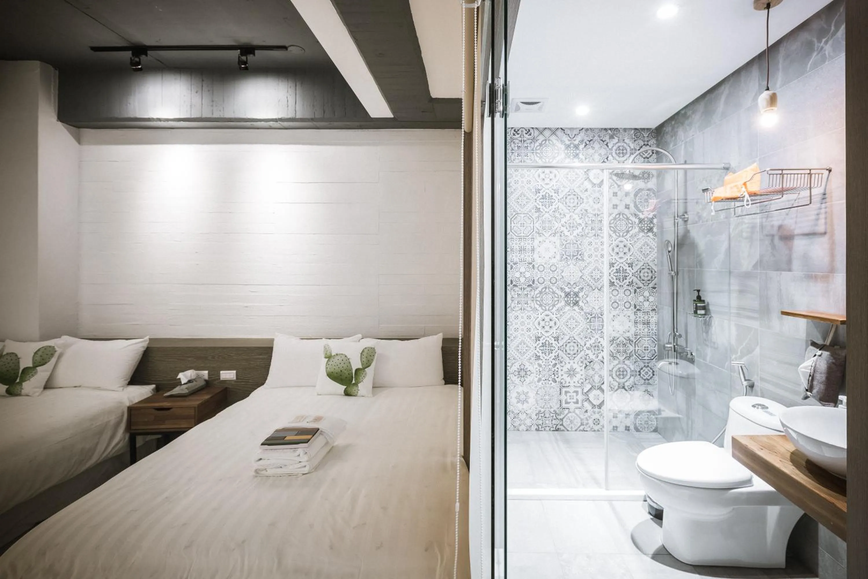 Photo of the whole room, Bed in Tiin Tinn - Rivershore B&B