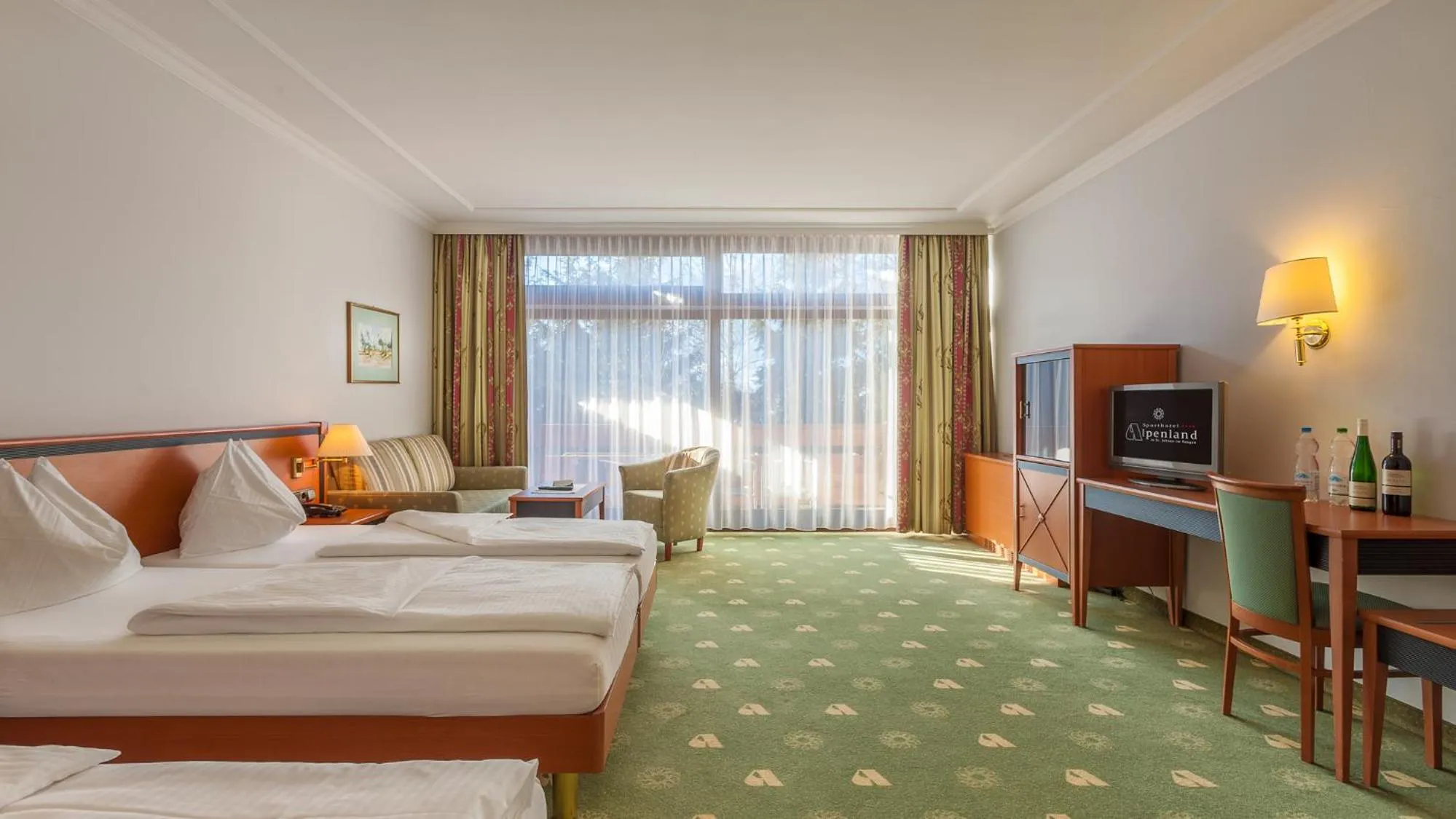 TV and multimedia, Bed in Alpenland St Johann