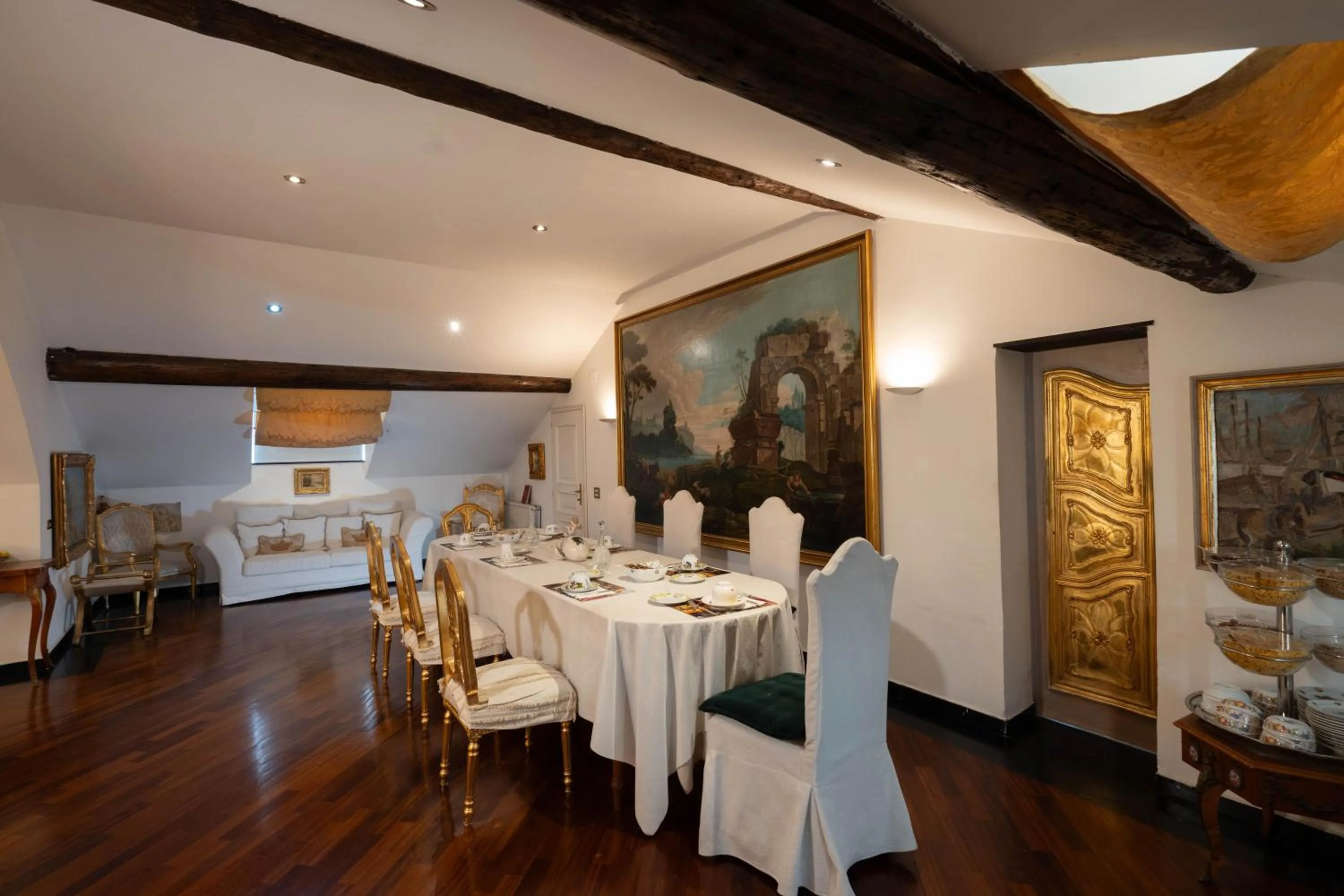 Breakfast in Morali Palace