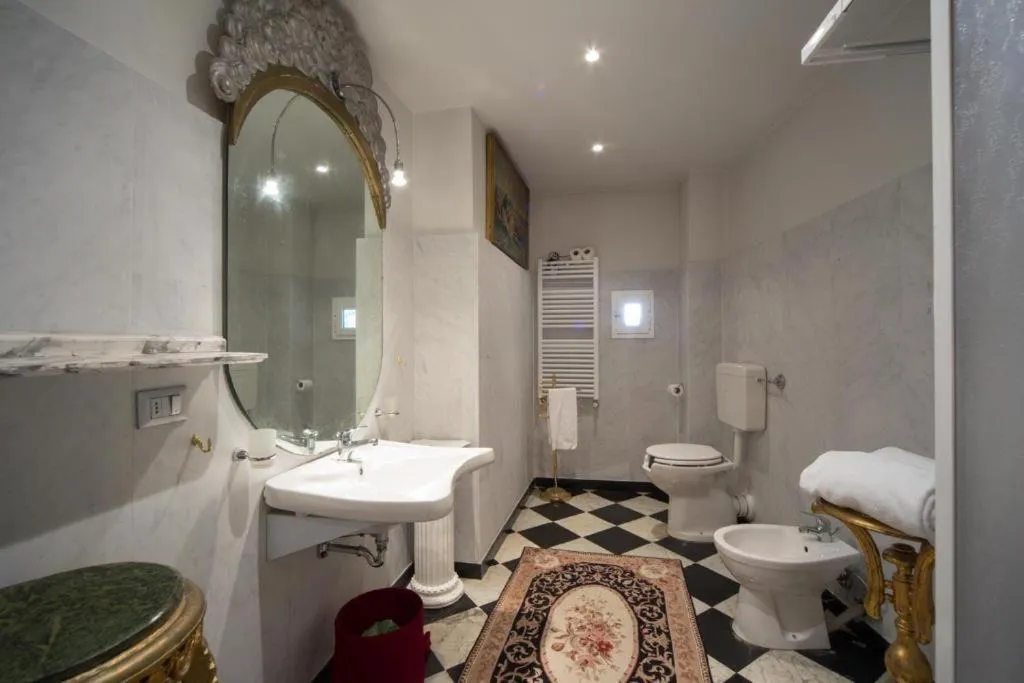 Bathroom in Morali Palace