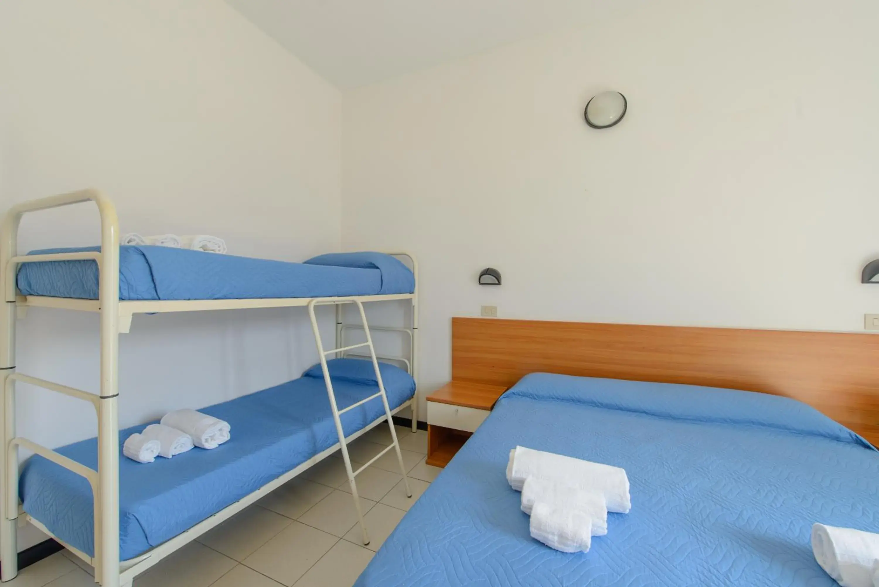 Quadruple Room with Balcony in Hotel Paloma Beach Front Chiringuitos Time Quadruple Room with Balcony in Hotel Paloma Beach Front Chiringuitos Time