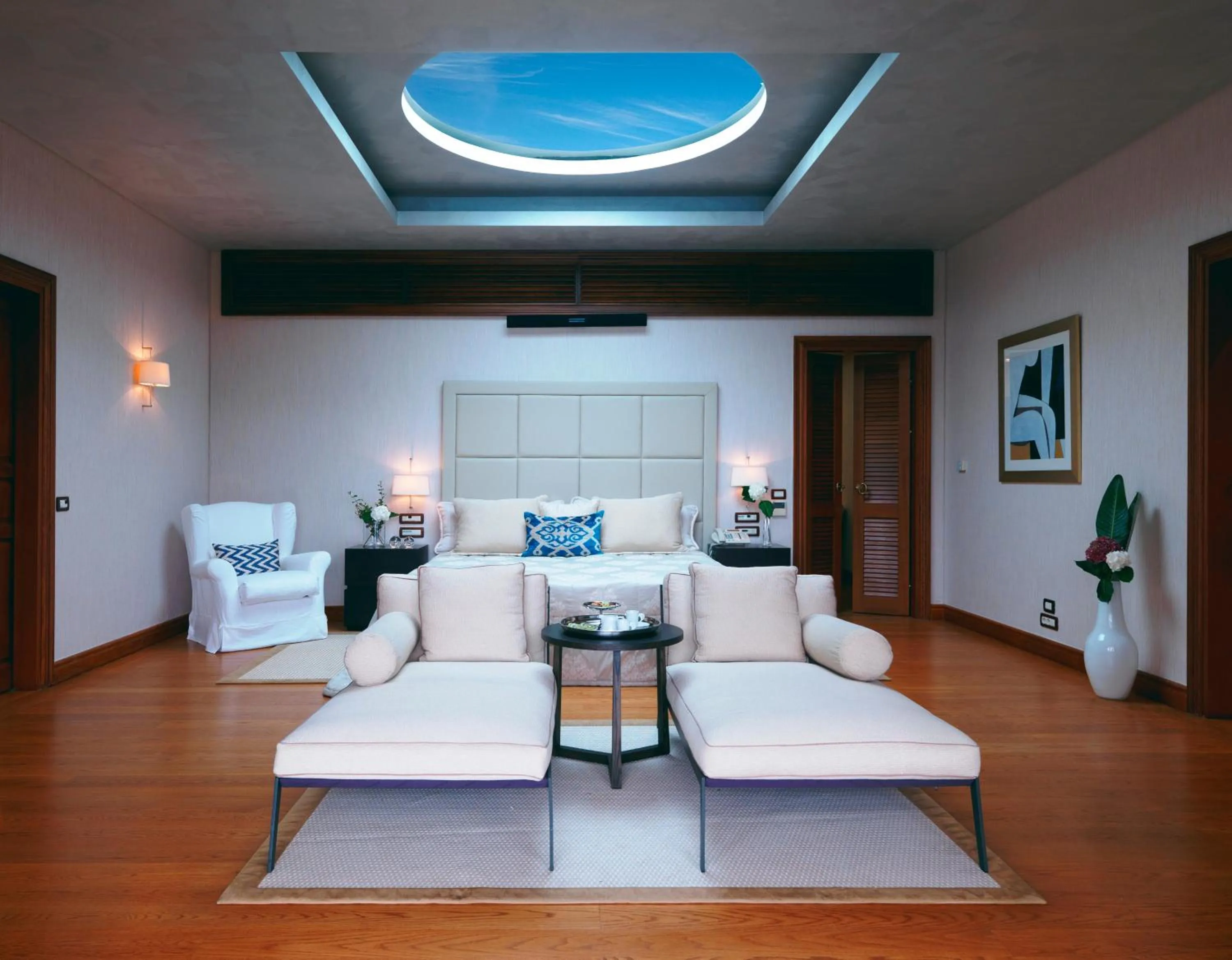 Photo of the whole room in Grand Resort Lagonissi