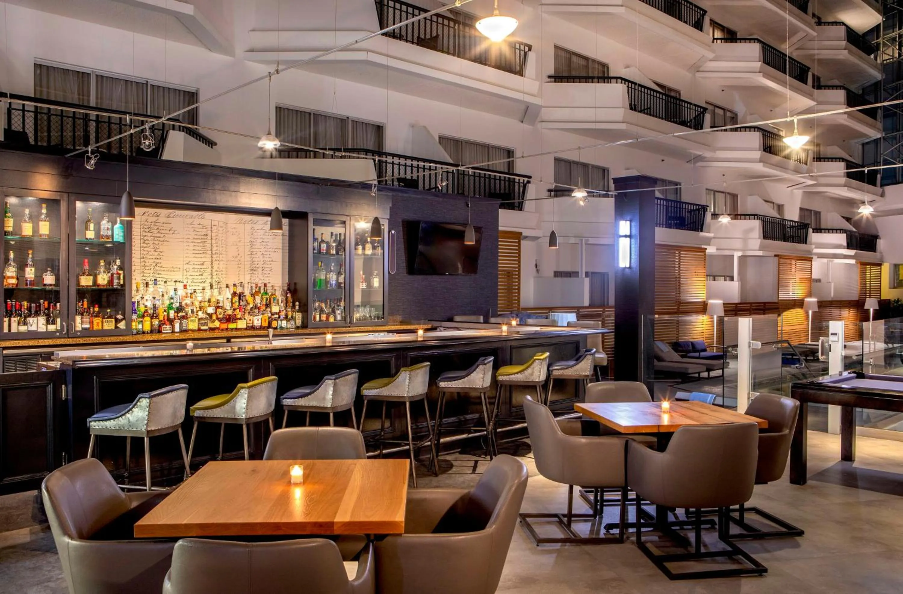 Restaurant/places to eat in Hilton Boston Woburn