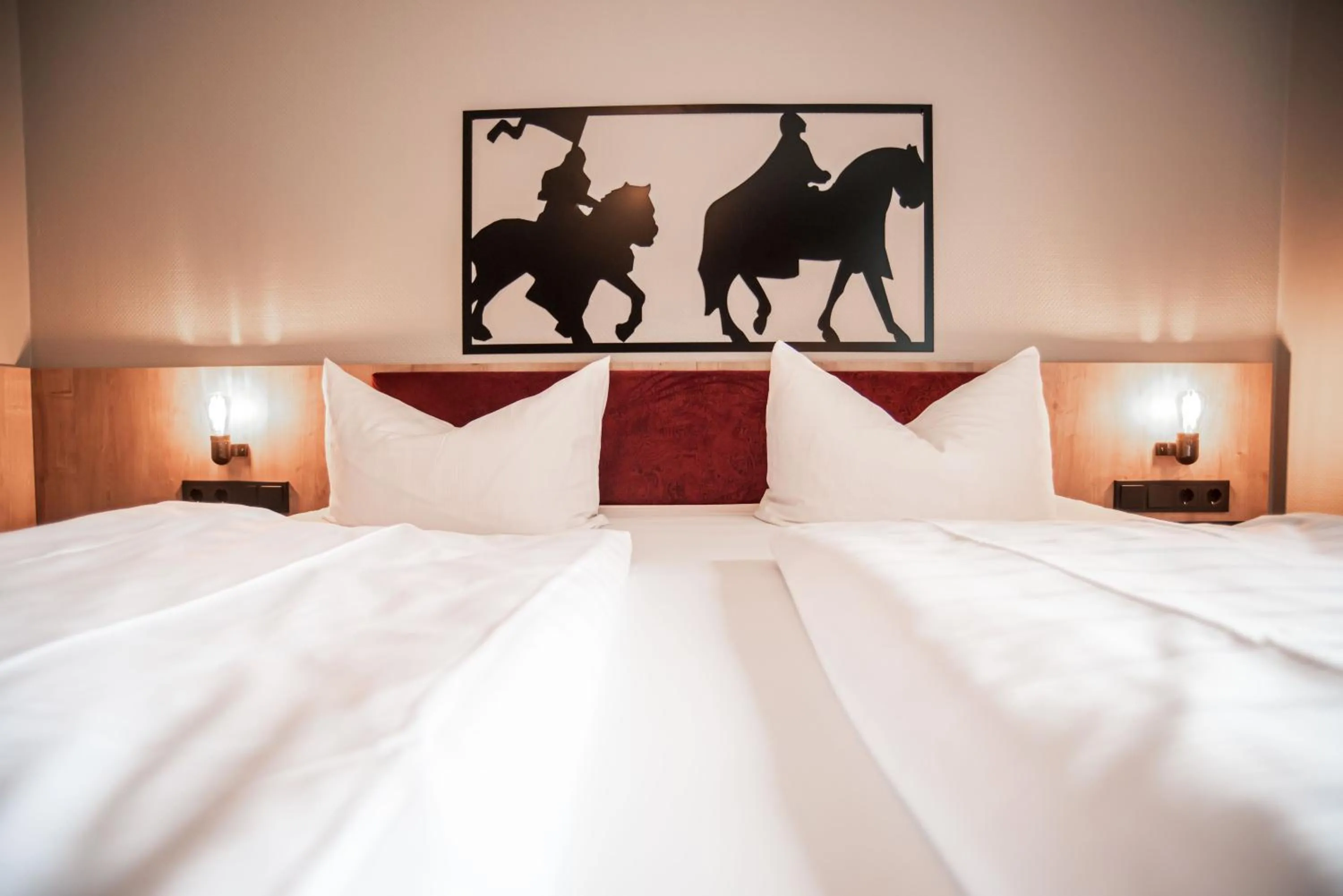 Bedroom, Bed in Burghotel Pass