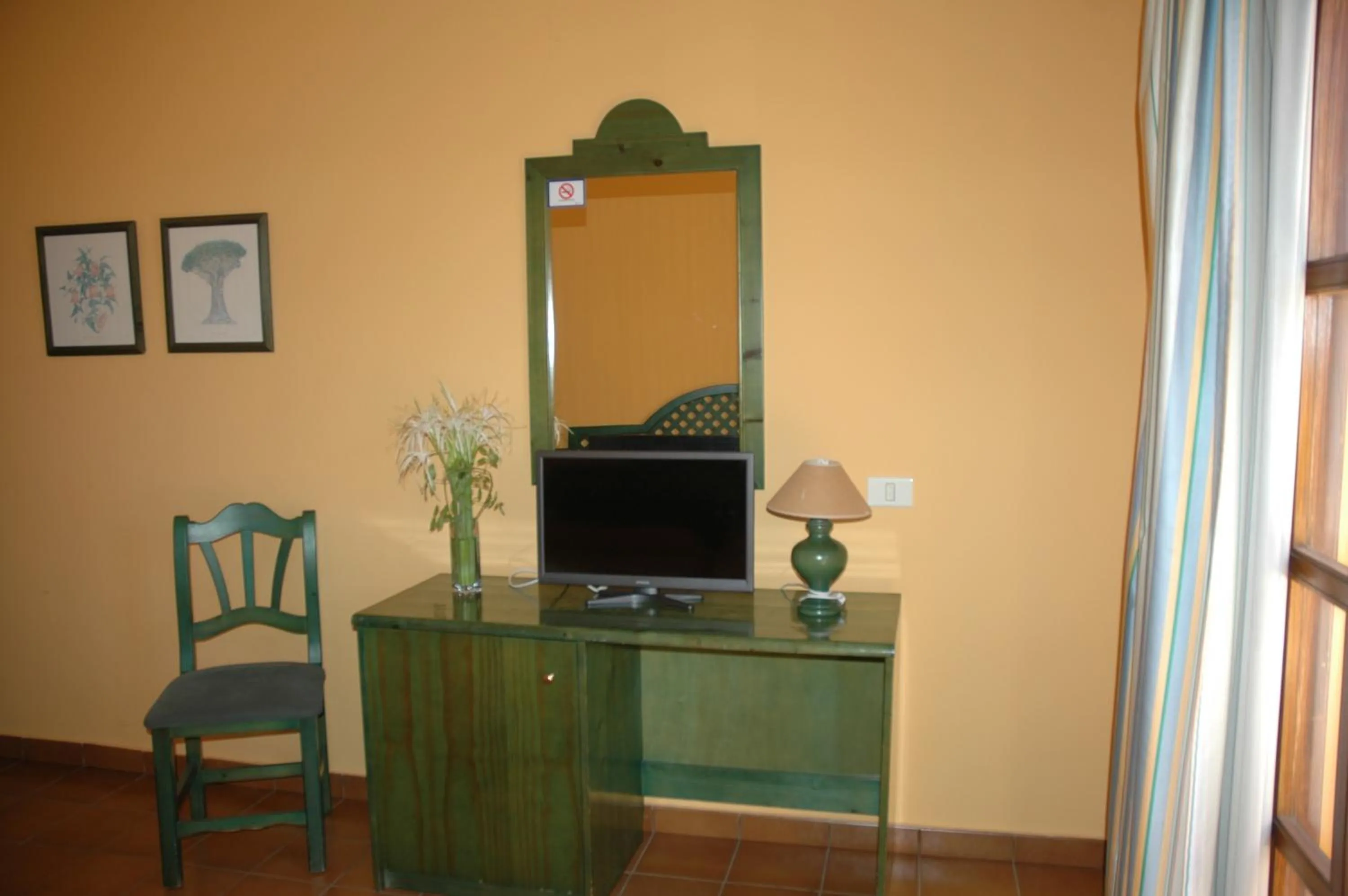 Photo of the whole room in Hotel Jardín Concha