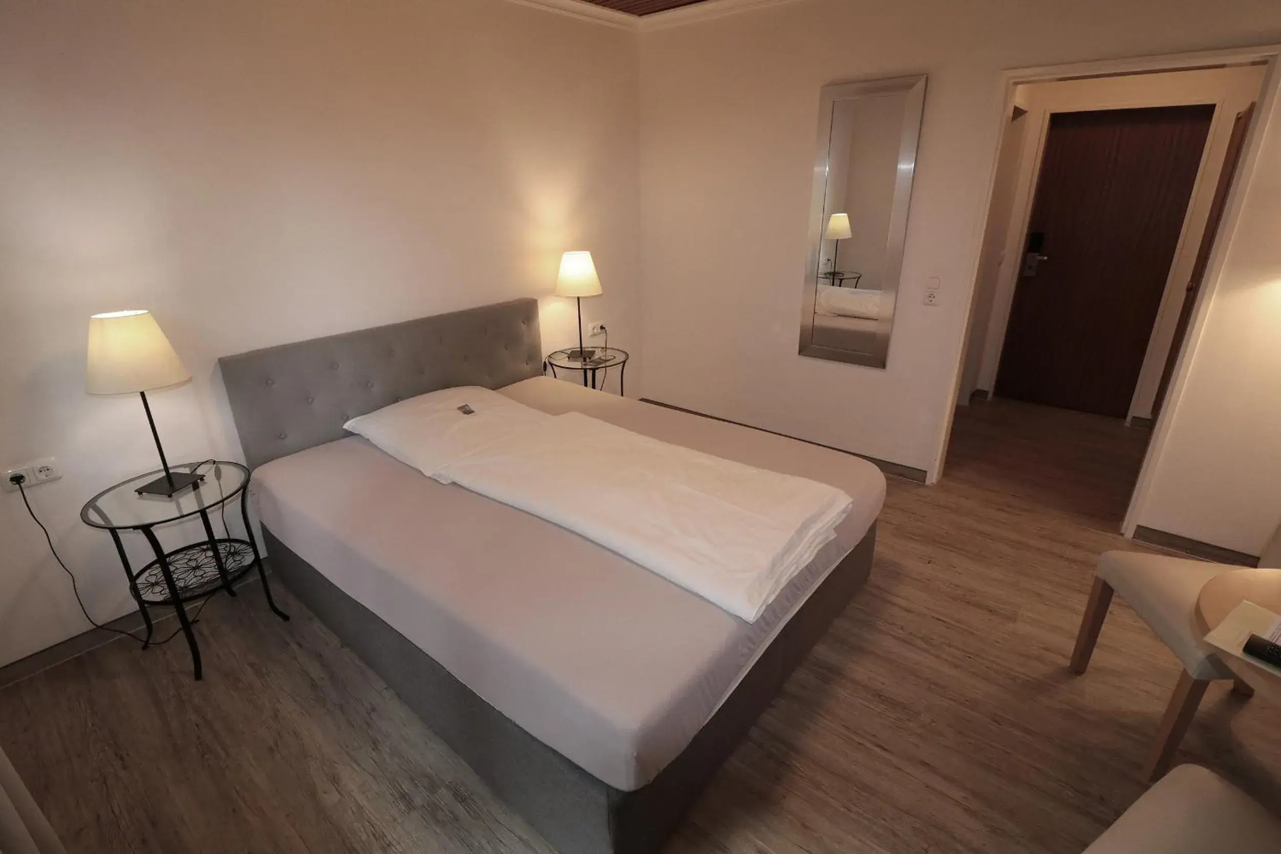 Single Room in Hotel Central Single Room in Hotel Central