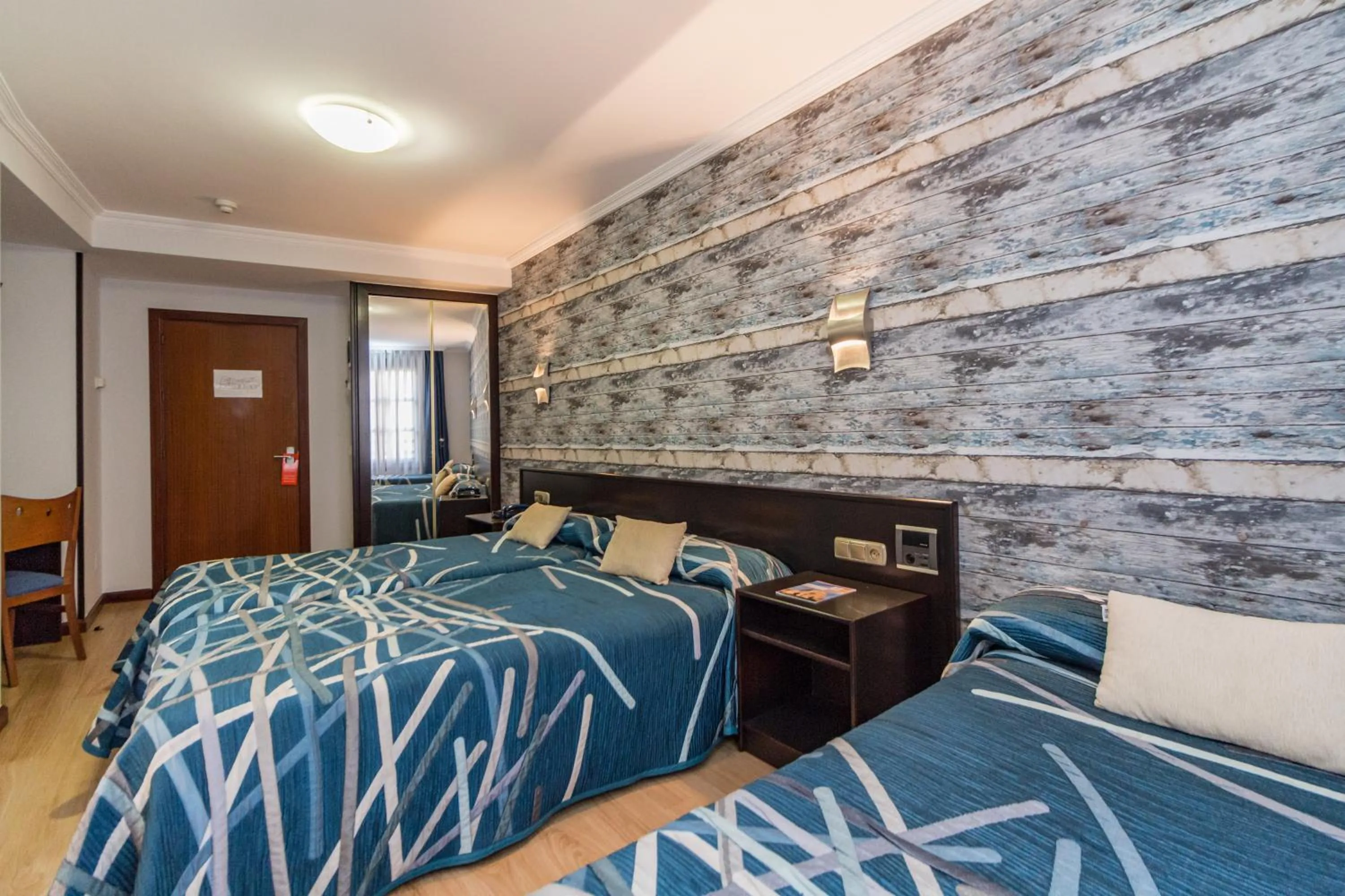 Bedroom, Bed in Hotel Gijon