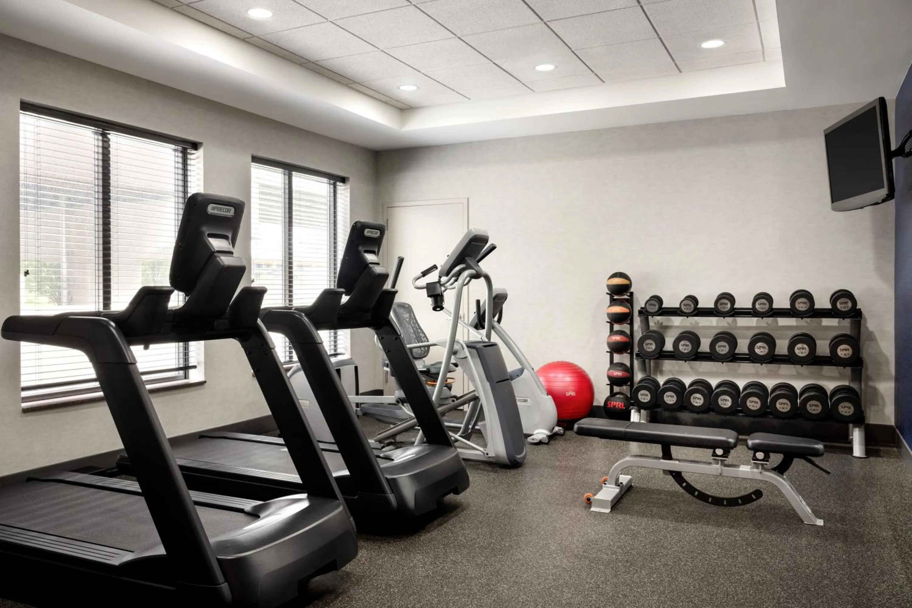 Fitness centre/facilities in Hampton Inn by Hilton Boston/Cambridge