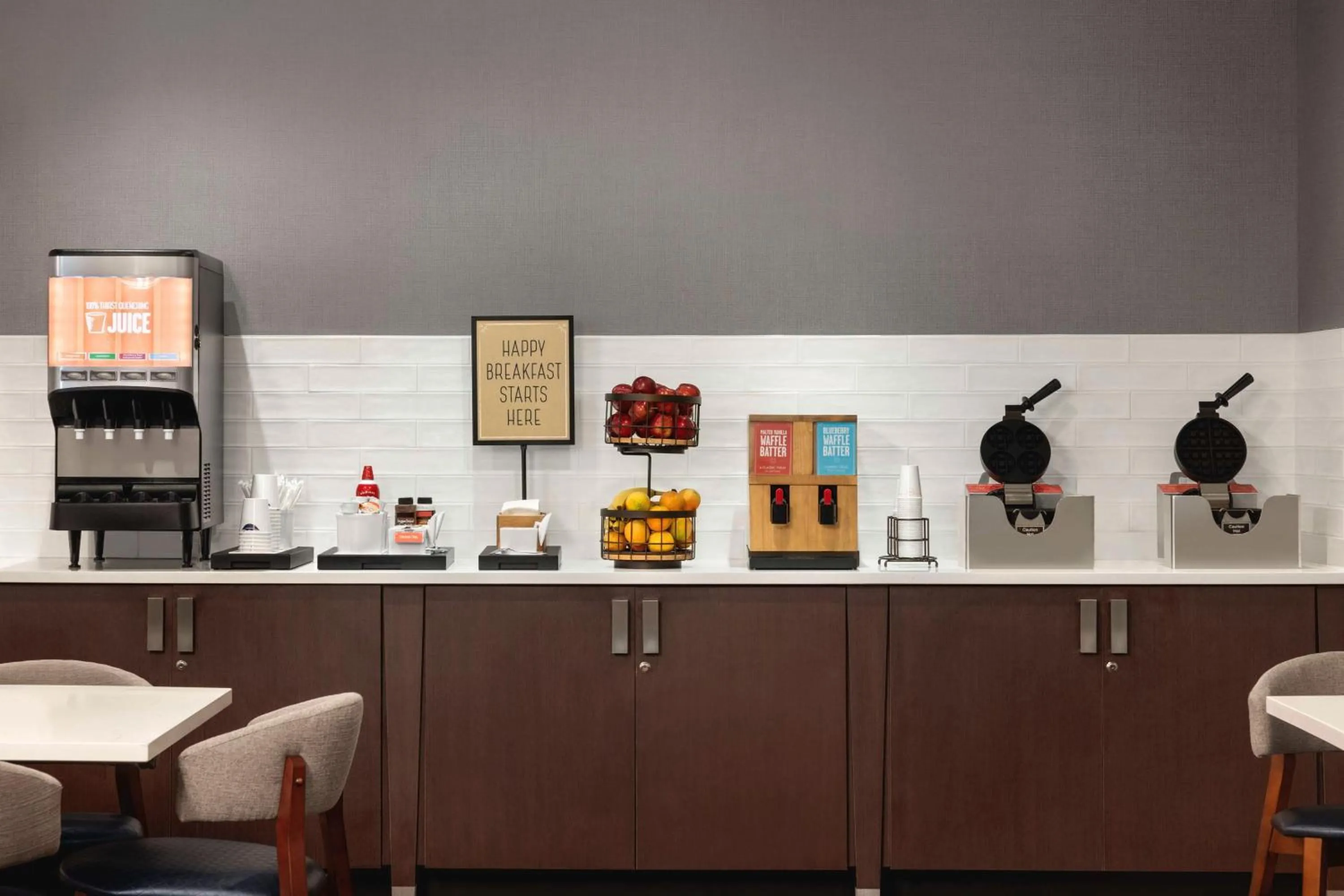 Breakfast in Hampton Inn by Hilton Boston/Cambridge