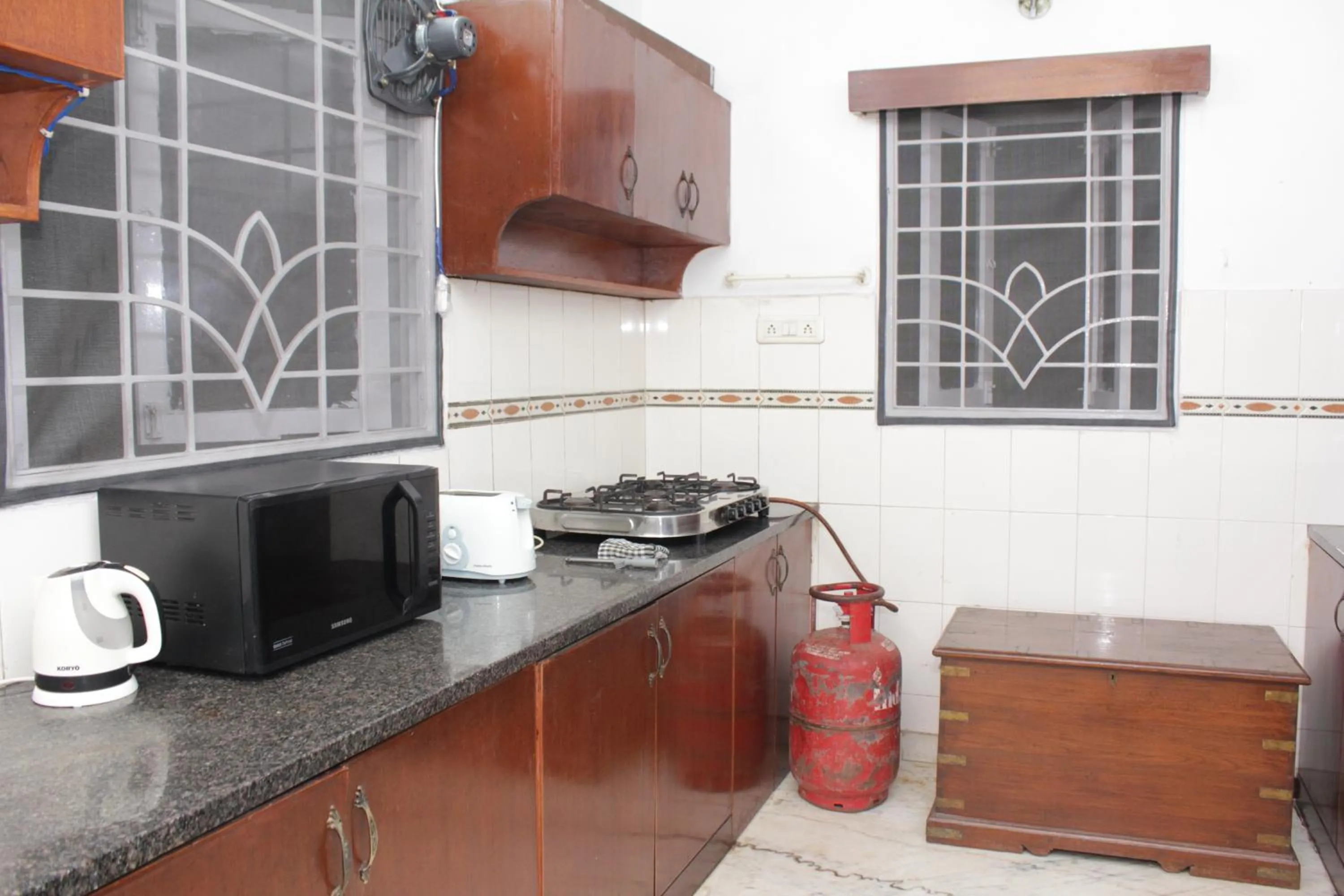 Kitchen or kitchenette in Happy Planet