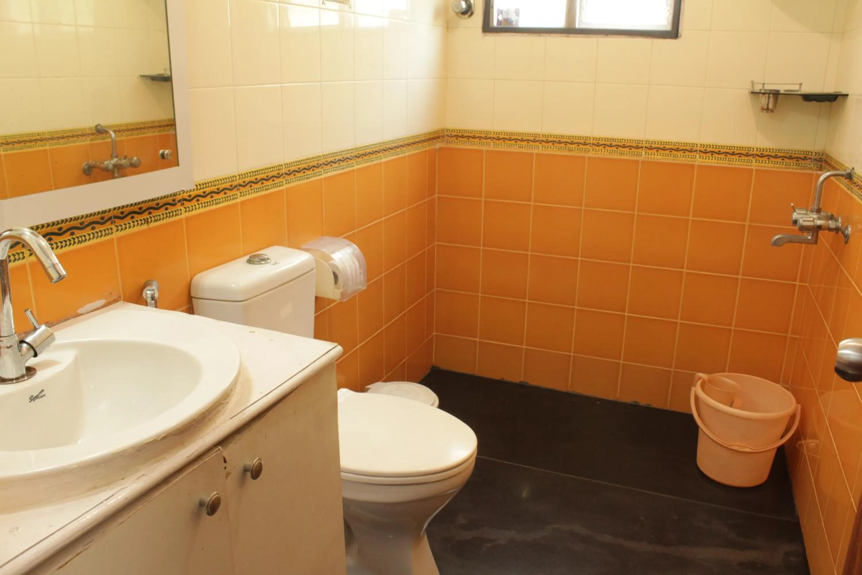 Bathroom in Happy Planet