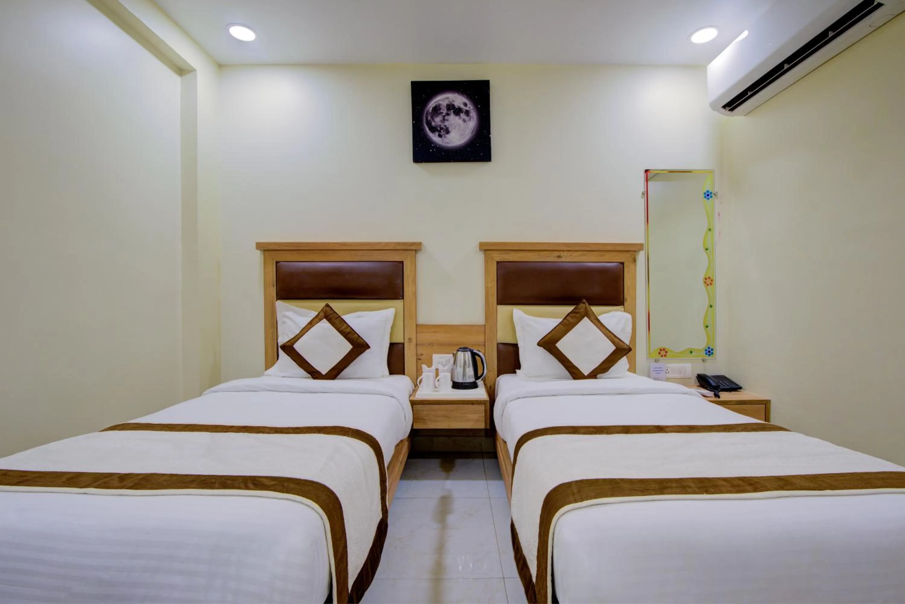 Bedroom, Bed in Hotel Amar International