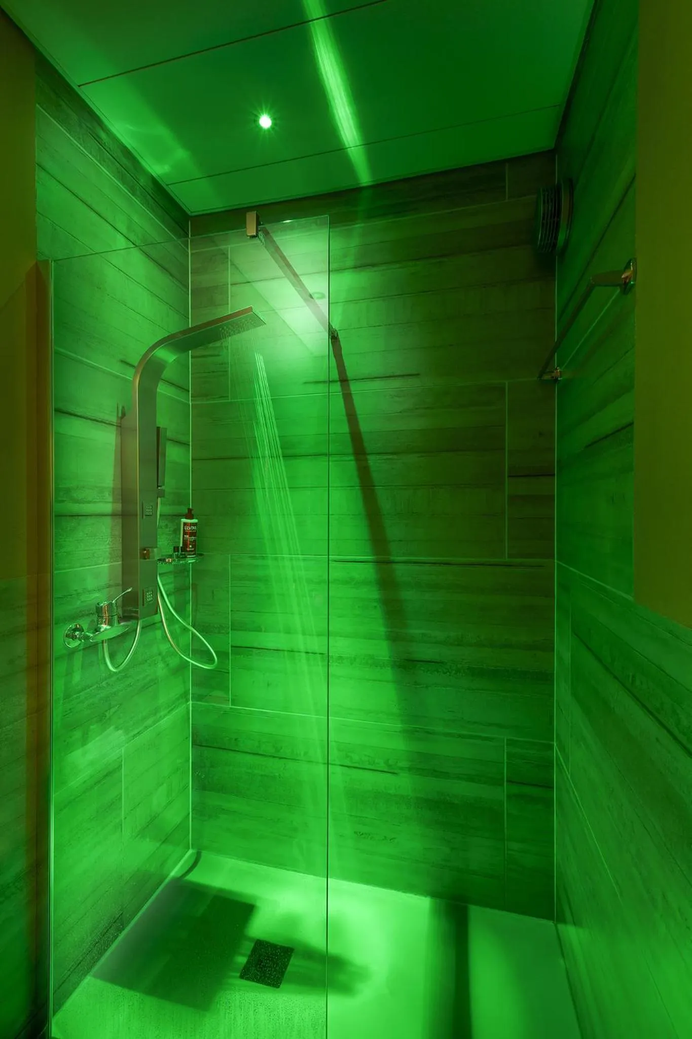 Shower in GuestHouse Lugano Center by LR