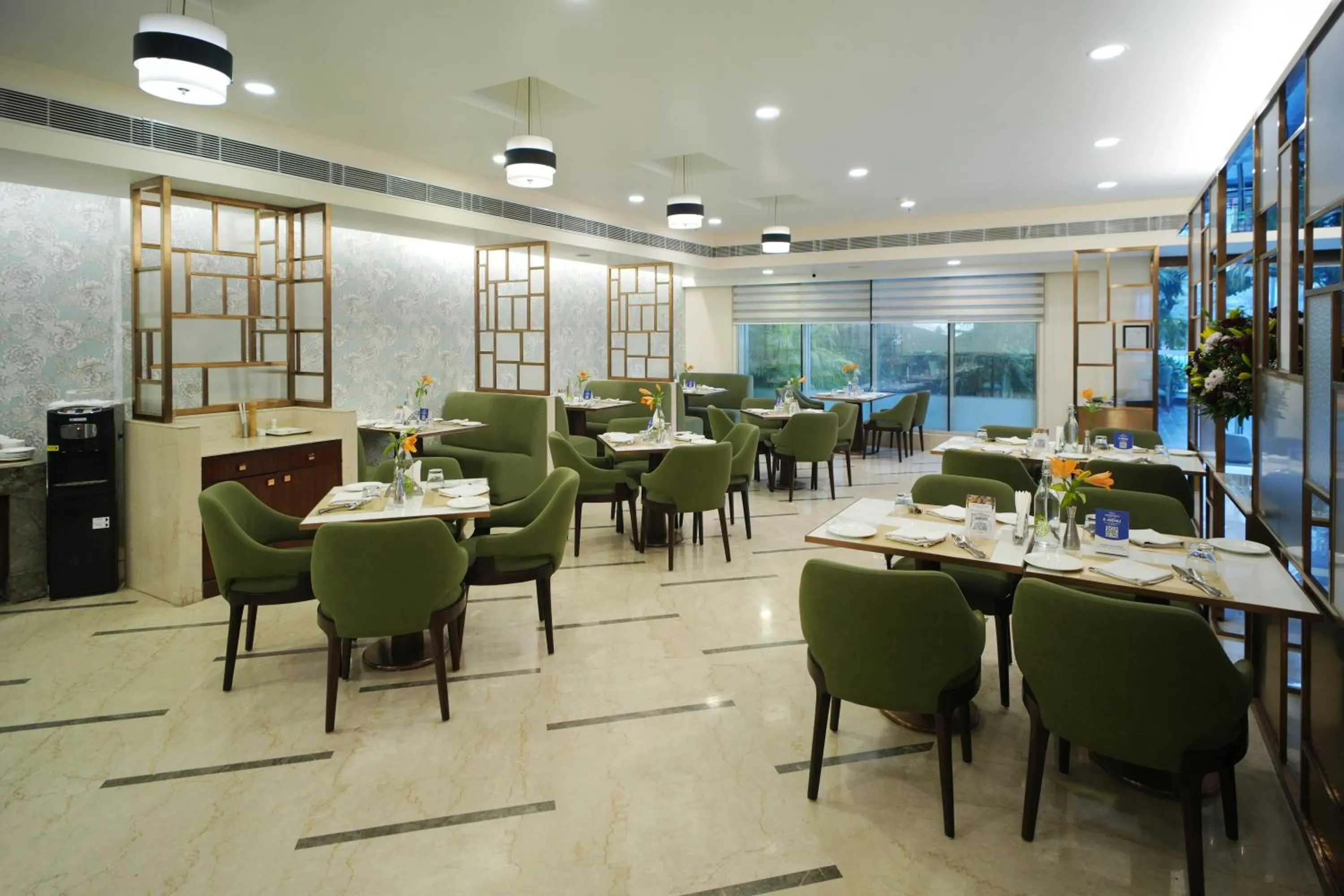 Restaurant/places to eat in Muse Sarovar Portico Nehru Place