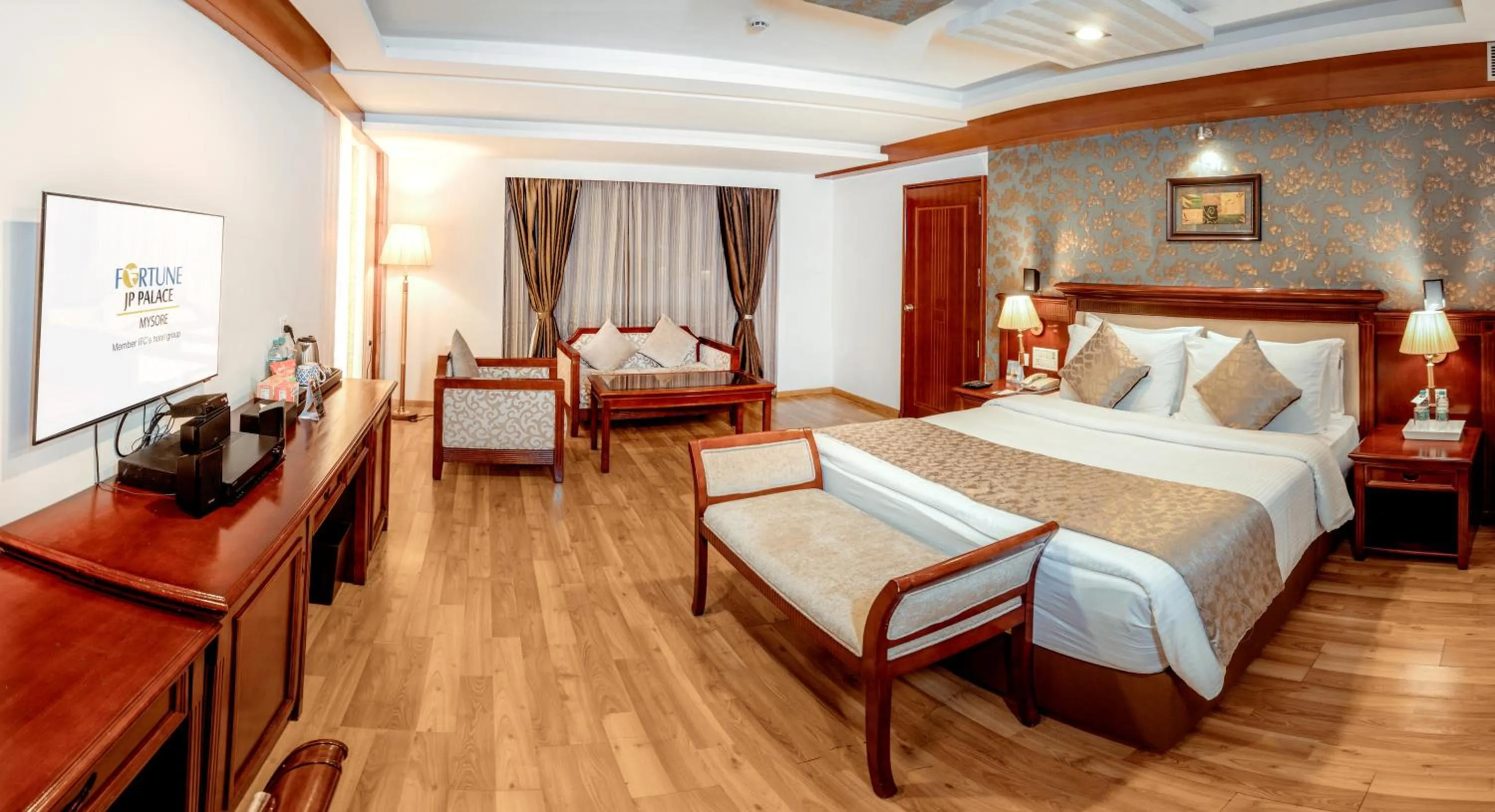 Photo of the whole room, Bed in Fortune JP Palace, Mysore - Member ITC Hotels' Group