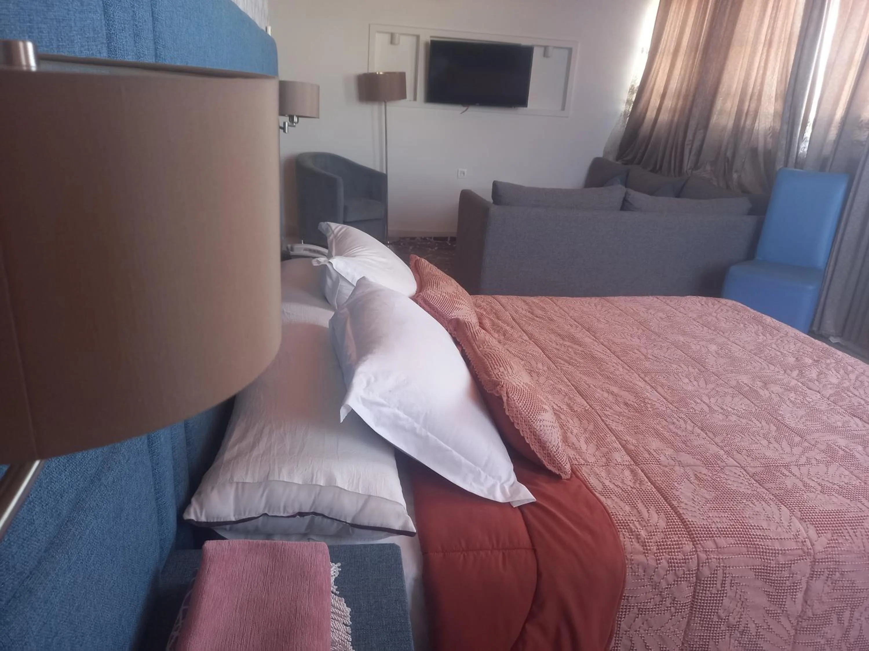 Property building, Bed in Hotel Salime Al Khozama