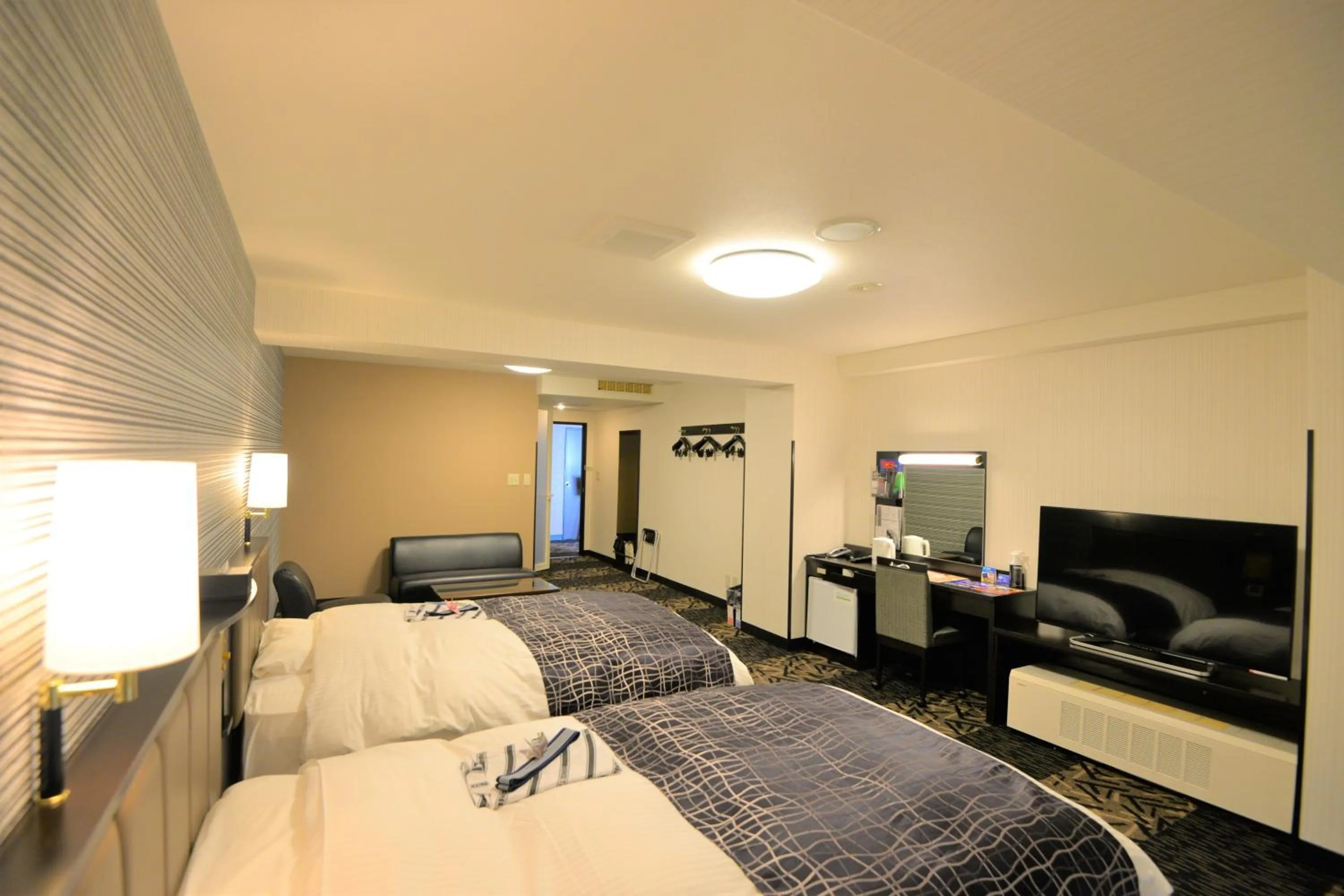 Photo of the whole room, Bed in APA Hotel Sagamihara Kobuchi Ekimae