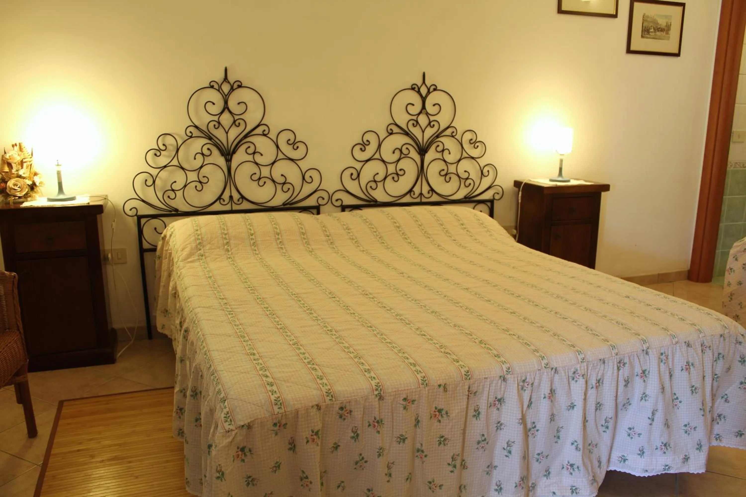 Bedroom, Bed in Vecchio olmo