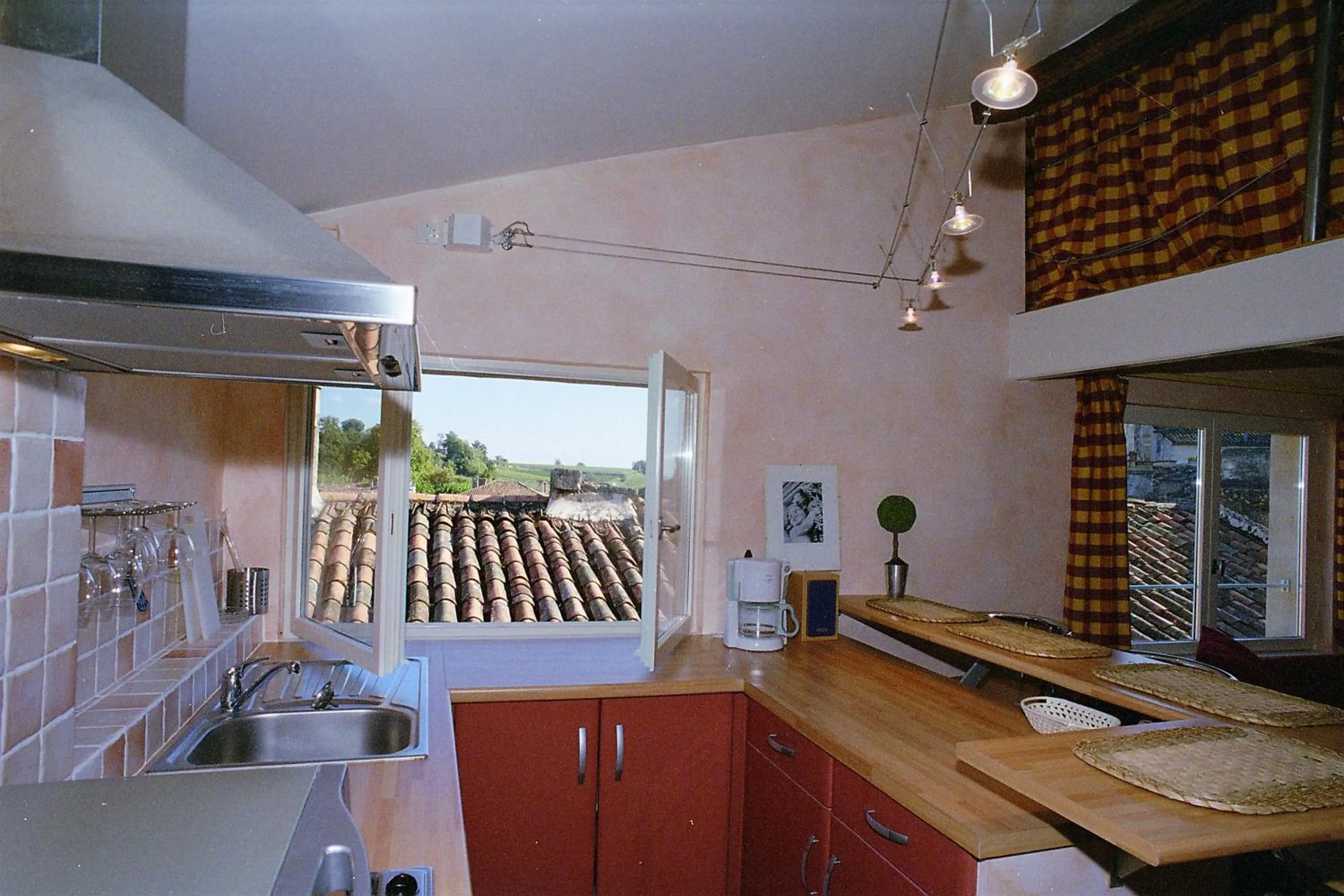 Kitchen or kitchenette in Les Logis du Roy