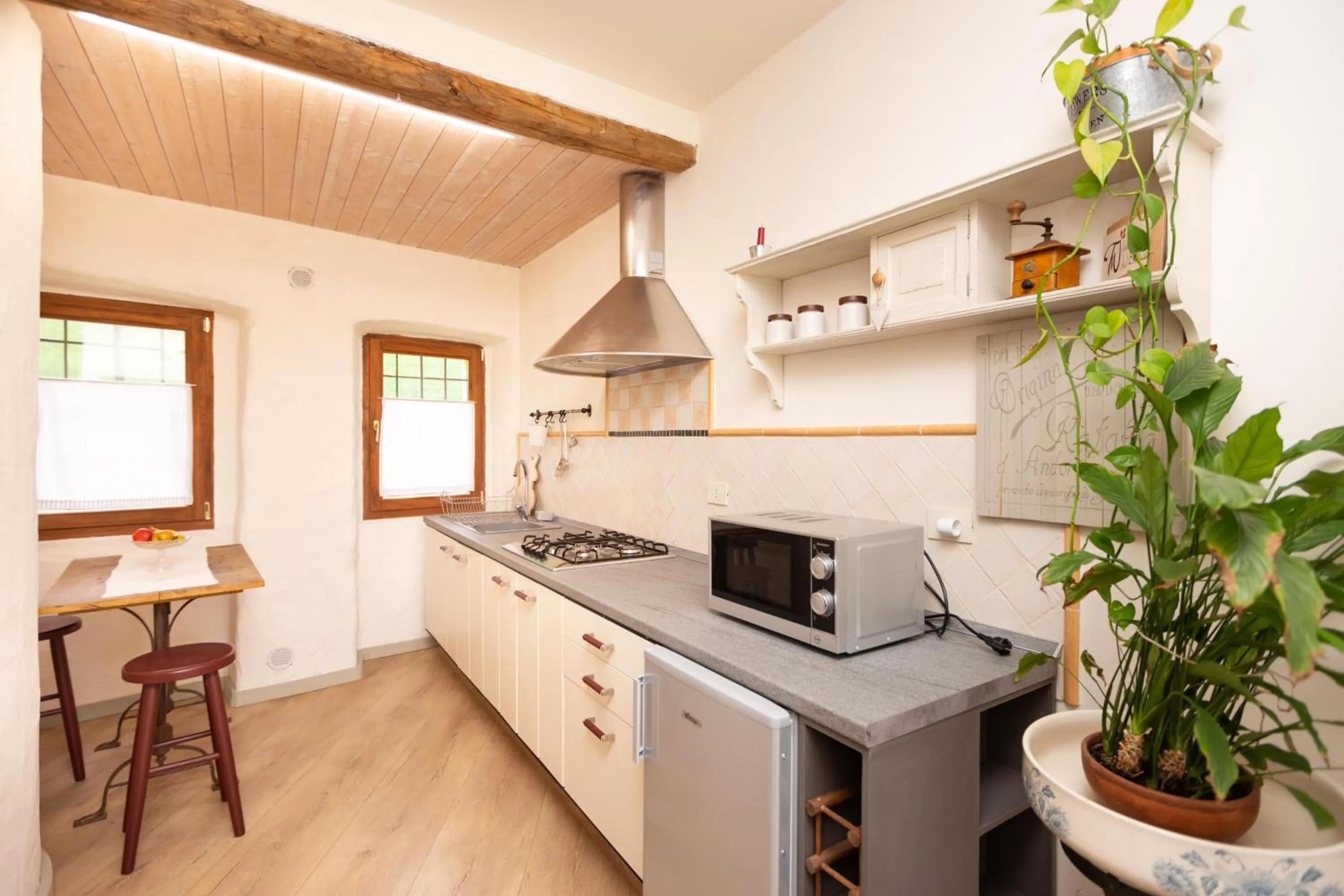 Kitchen or kitchenette in b&b Balcone del Biellese