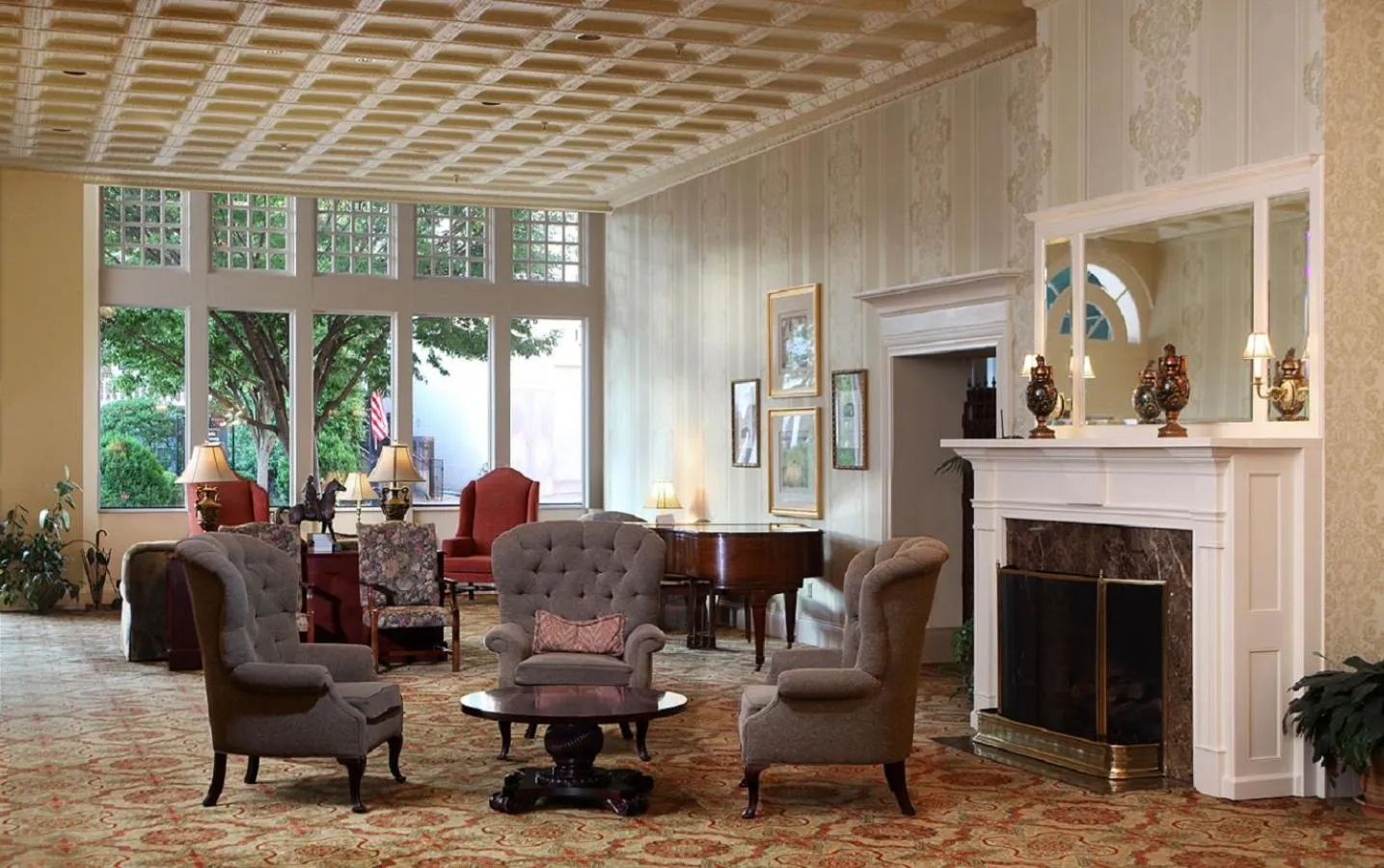 Communal lounge/ TV room in General Morgan Inn