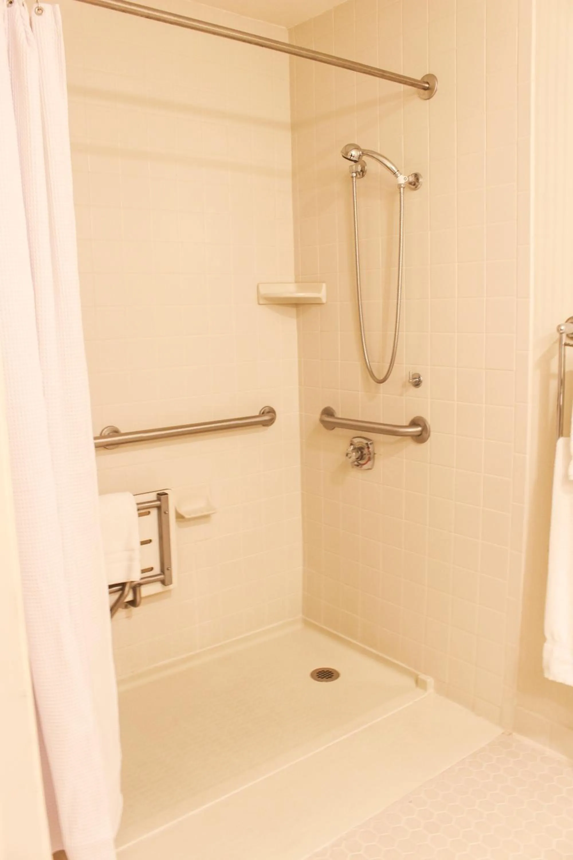 Bathroom in General Morgan Inn