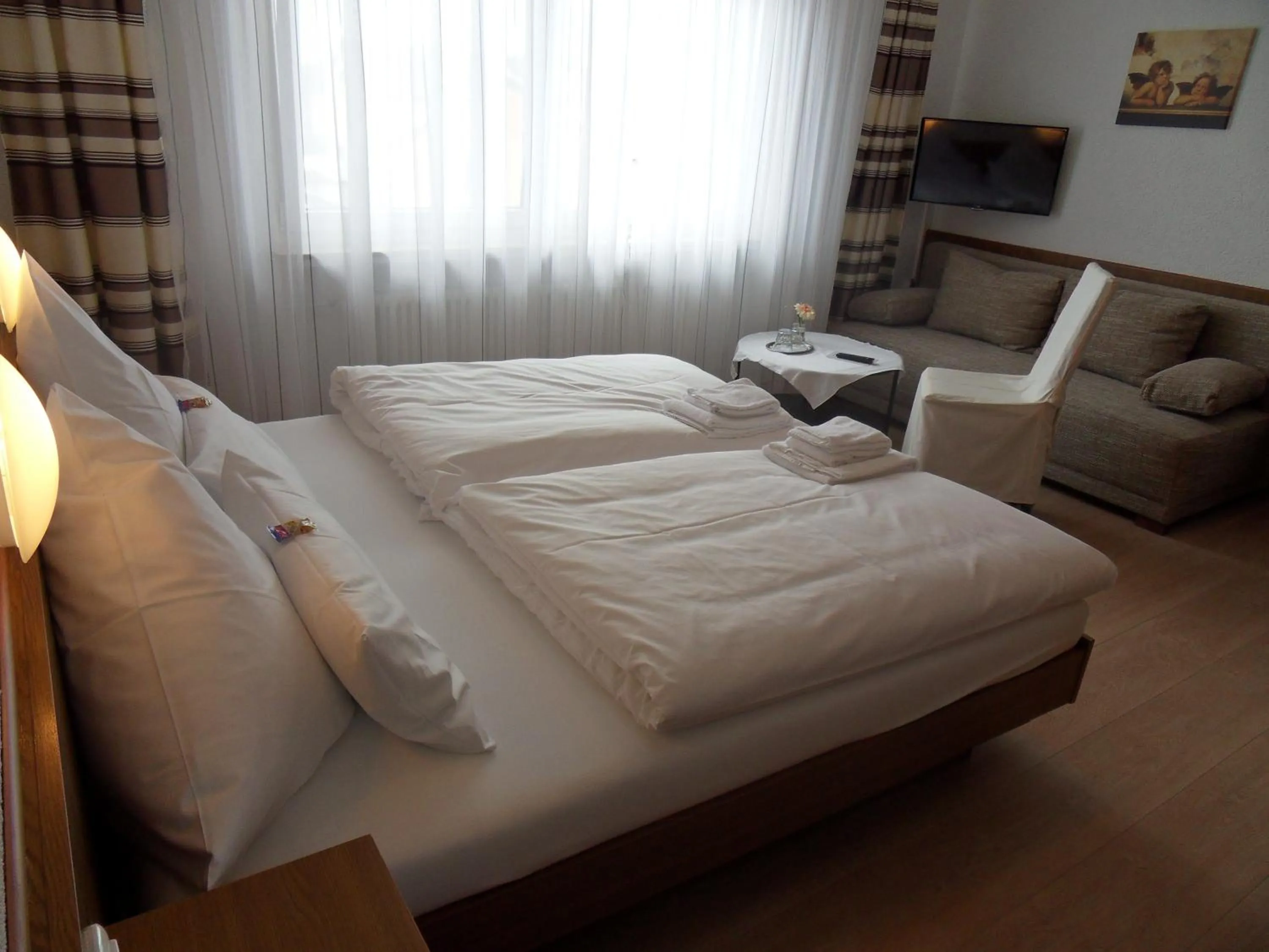 Day, Bed in Hotel Linnert