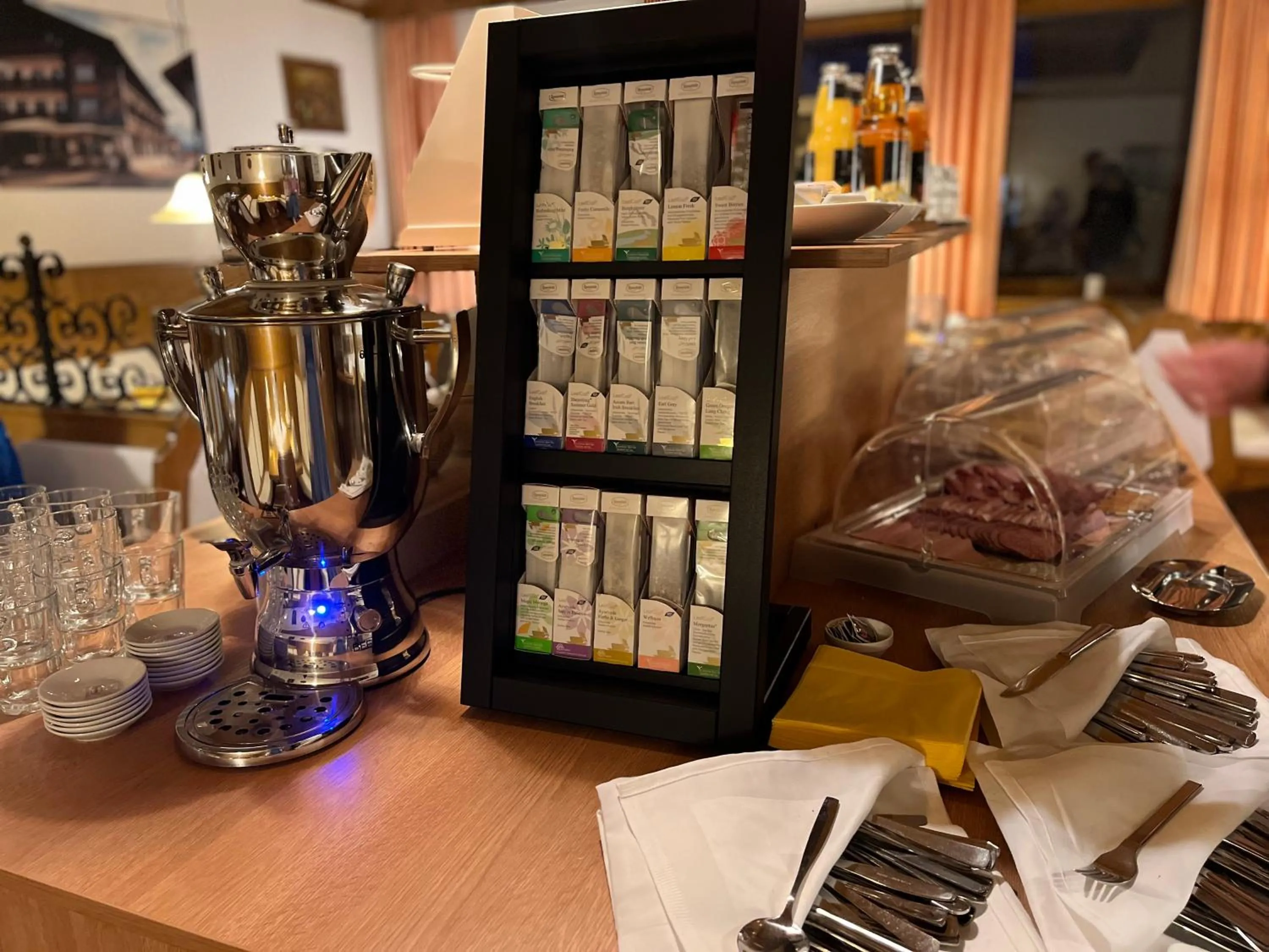 Buffet breakfast in Hotel Löwen