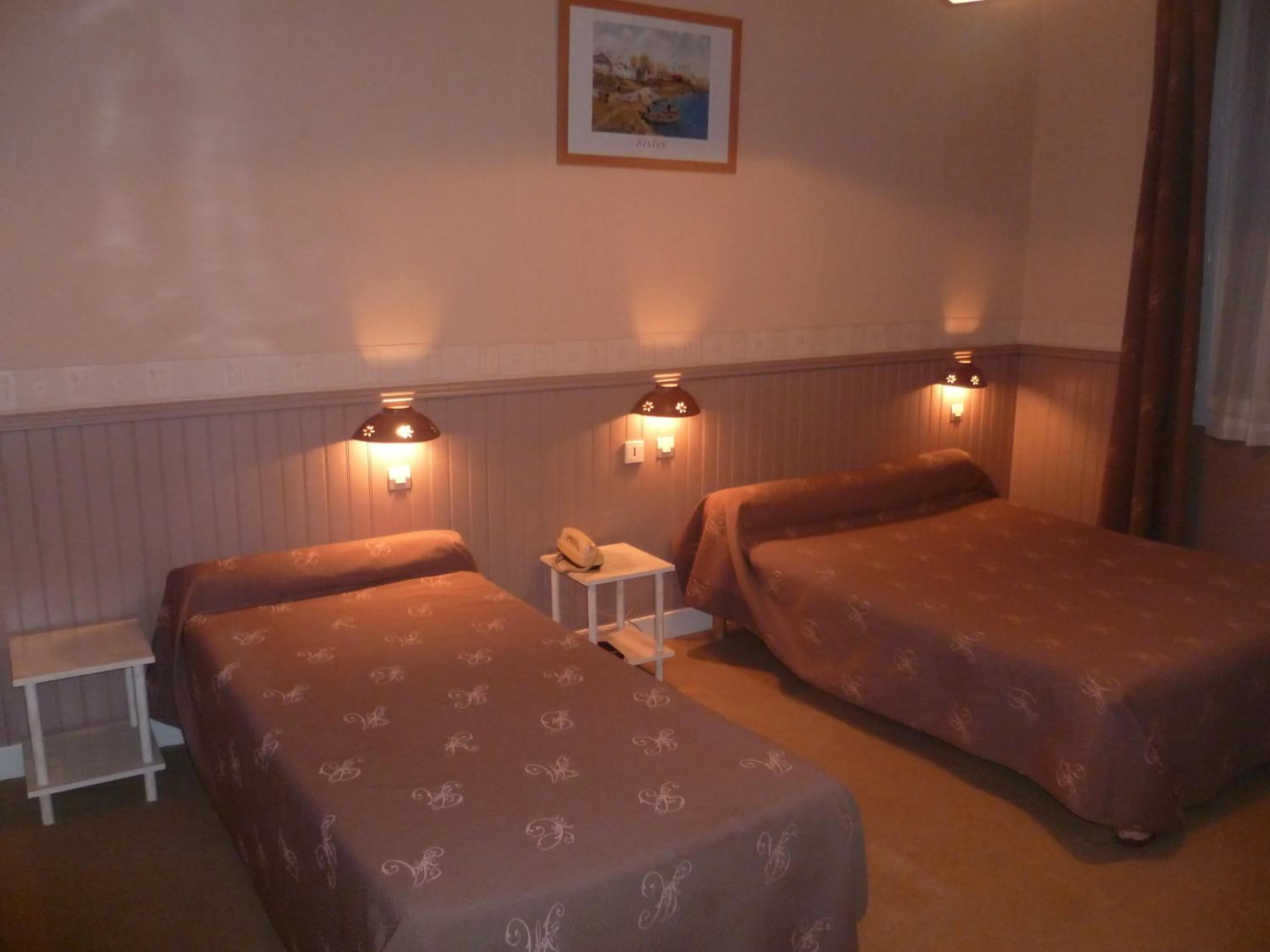 Bedroom, Bed in Hôtel La Résidence