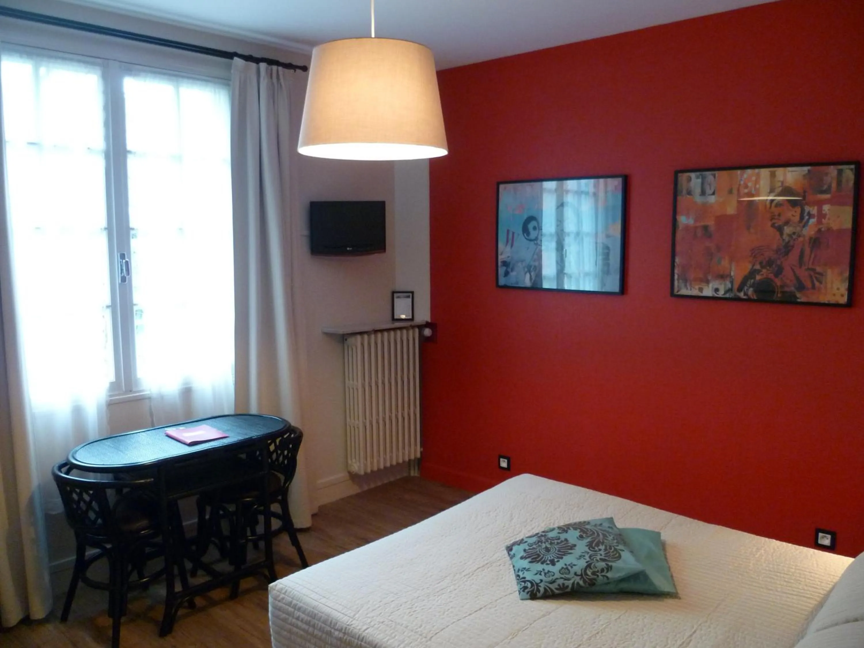 Photo of the whole room, Bed in Hôtel La Résidence