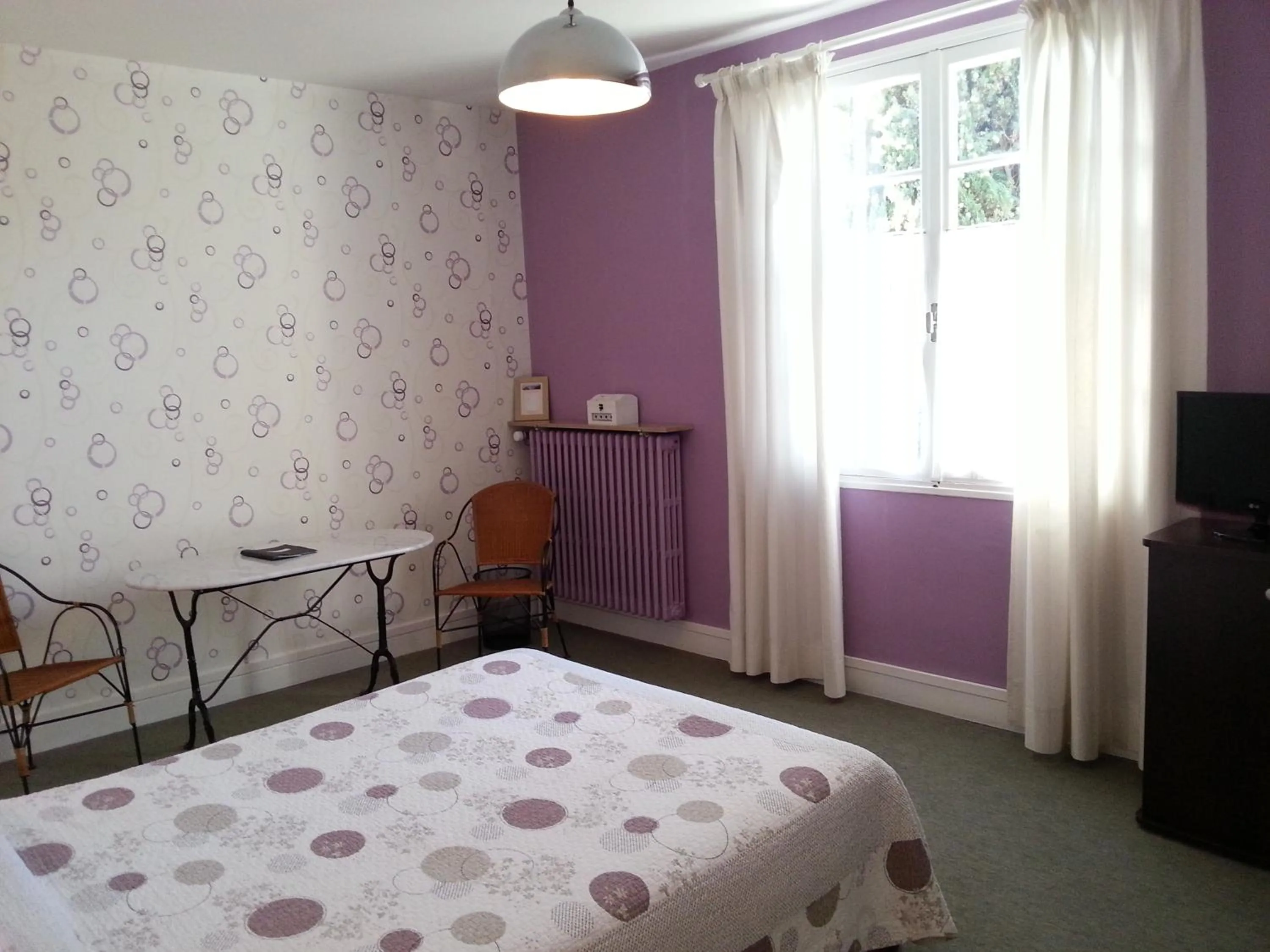 Photo of the whole room, Bed in Hôtel La Résidence