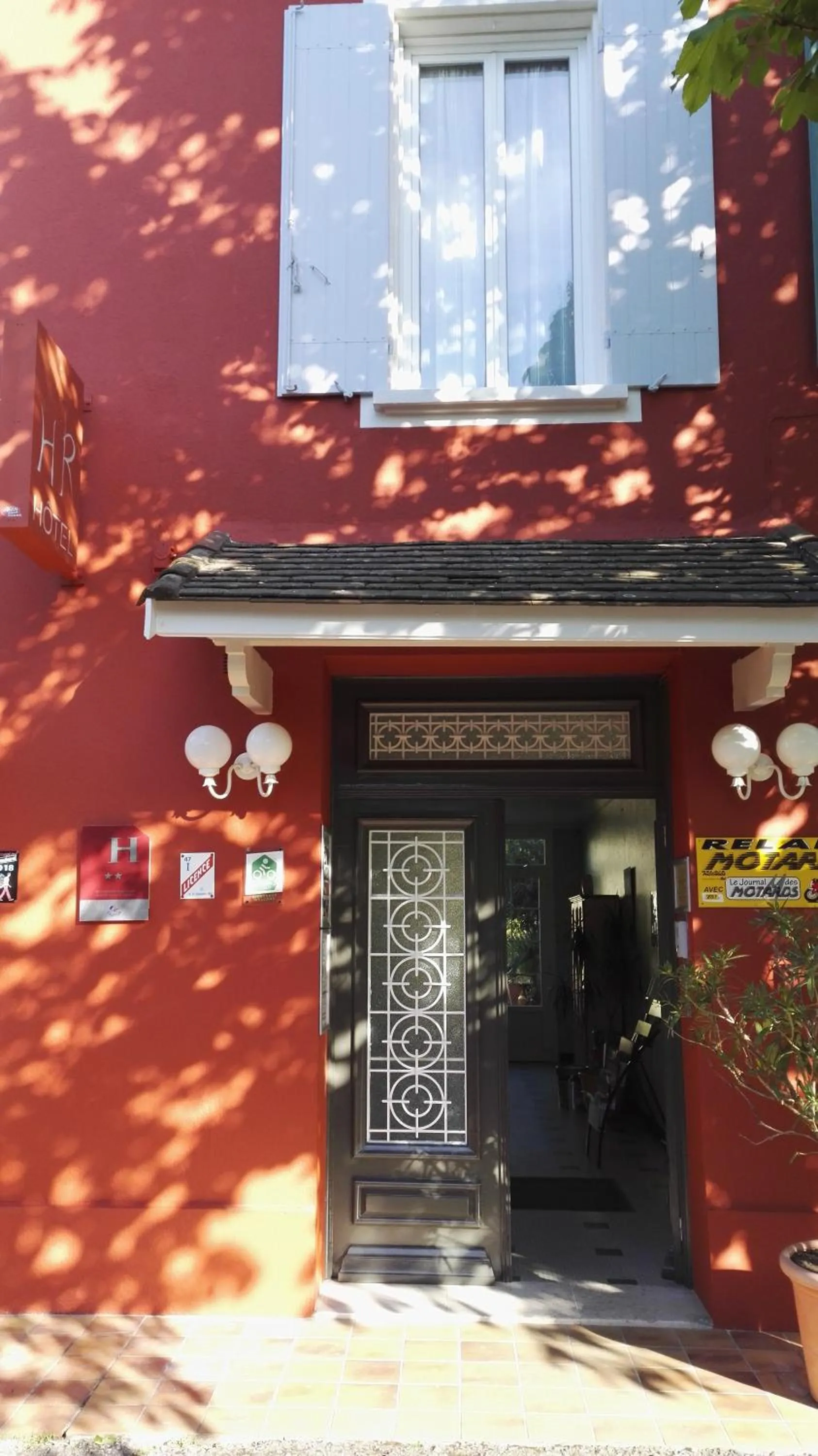 Facade/entrance in Hôtel La Résidence