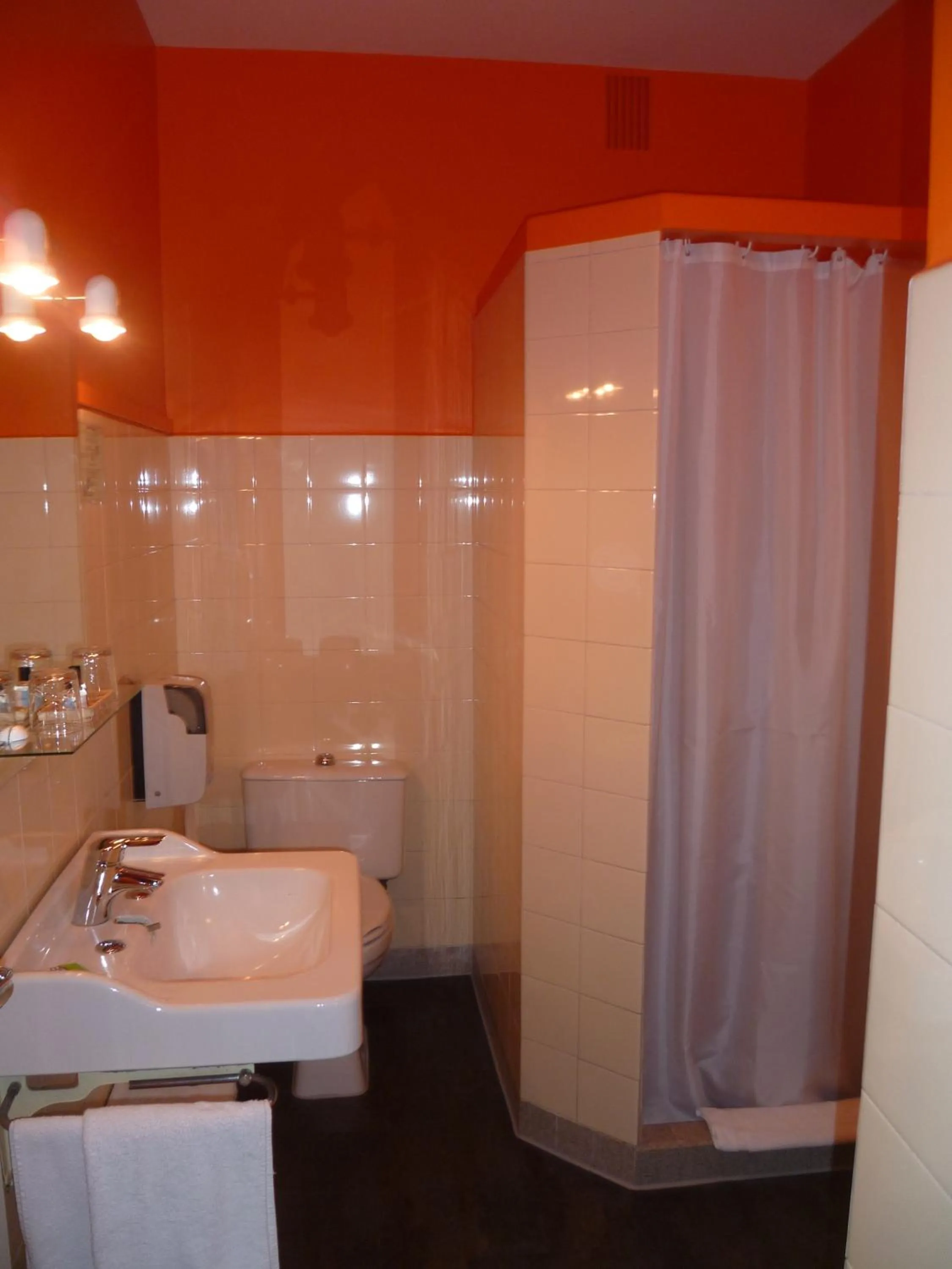 Bathroom in Hôtel La Résidence