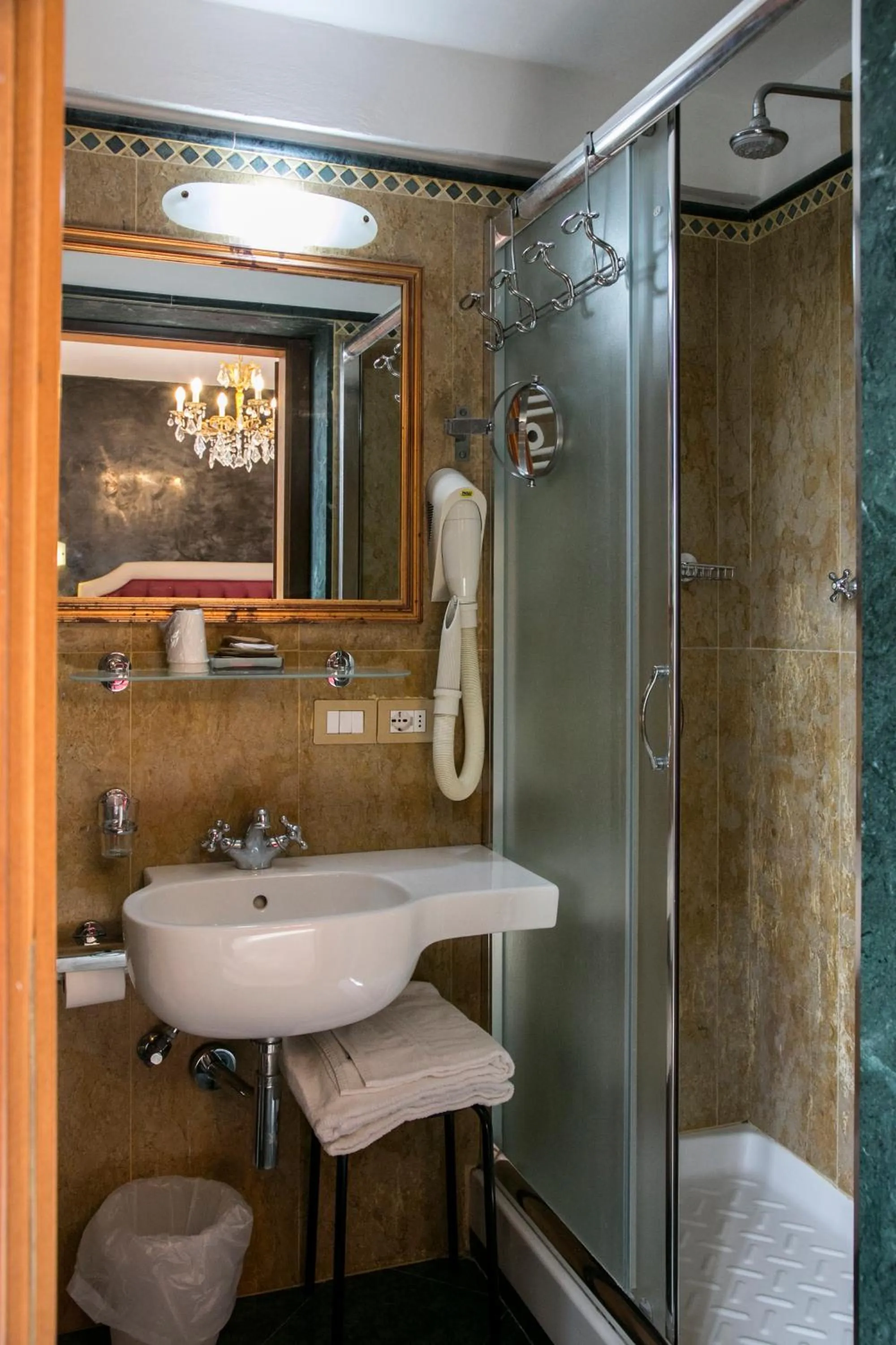 Bathroom in Hotel Merlini