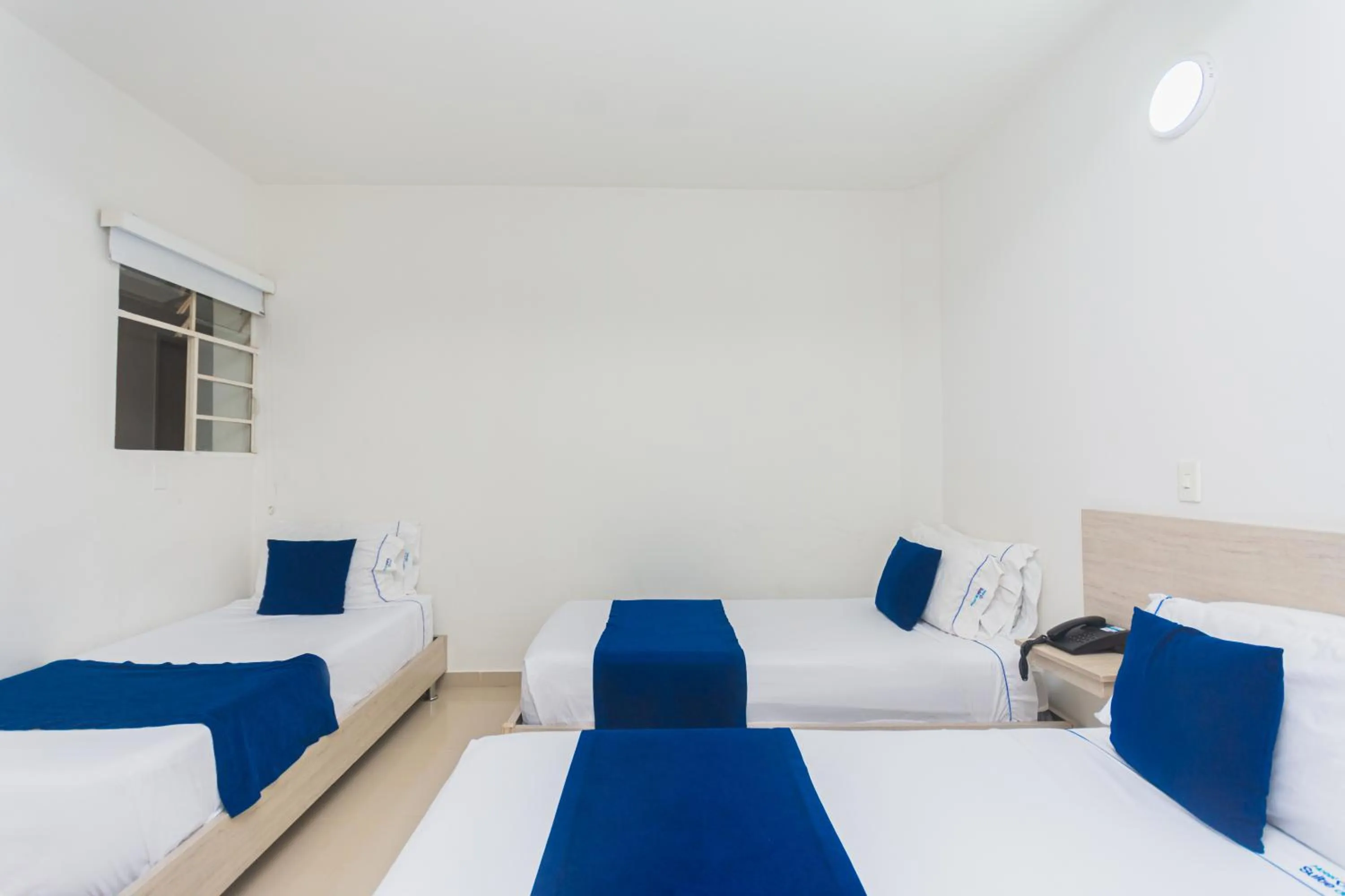 Photo of the whole room, Bed in Hotel Suite del Parque