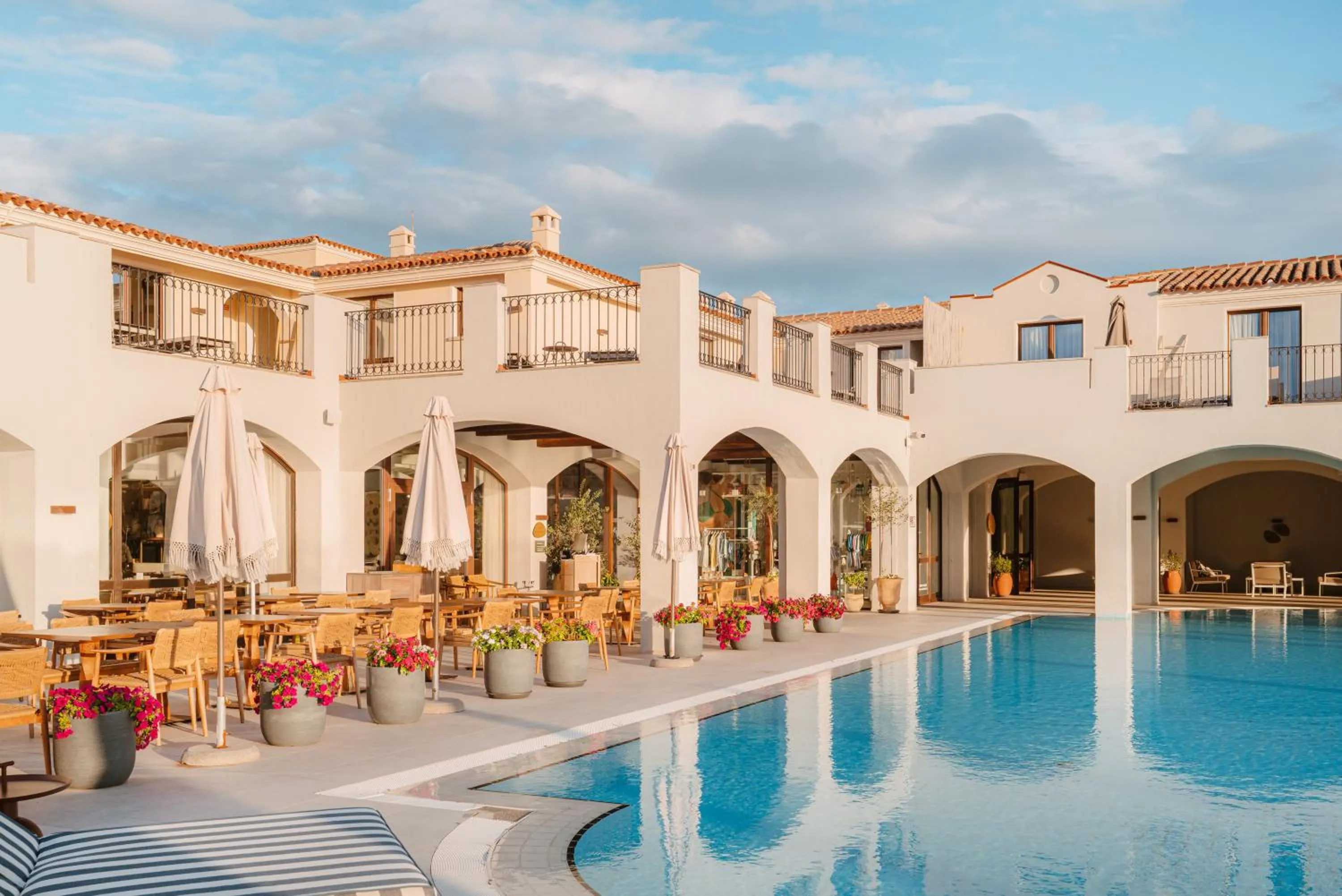 Restaurant/places to eat in Mangia's Santa Teresa Sardinia, Curio Collection by Hilton