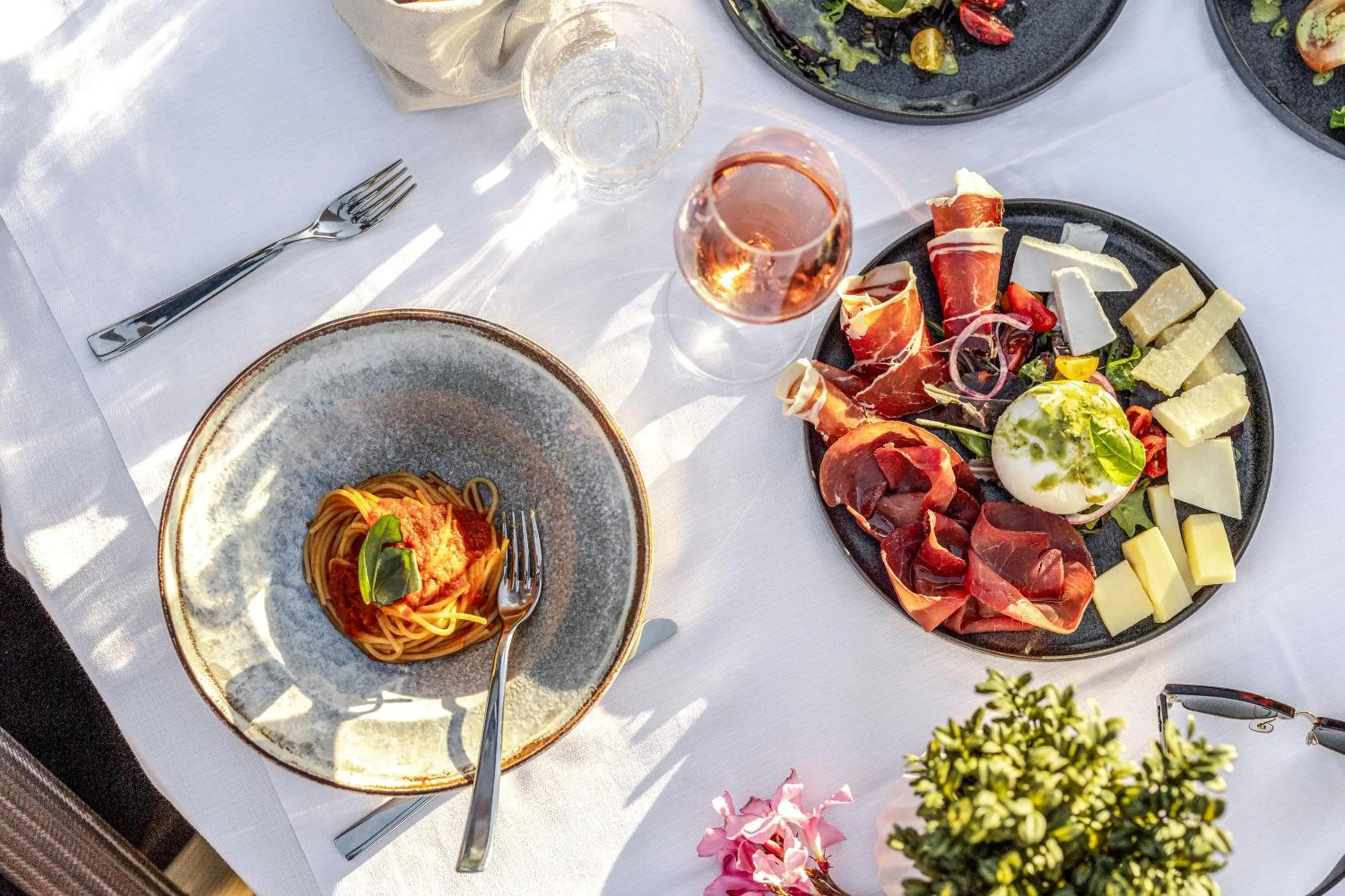 Food and drinks in MClub Budoni