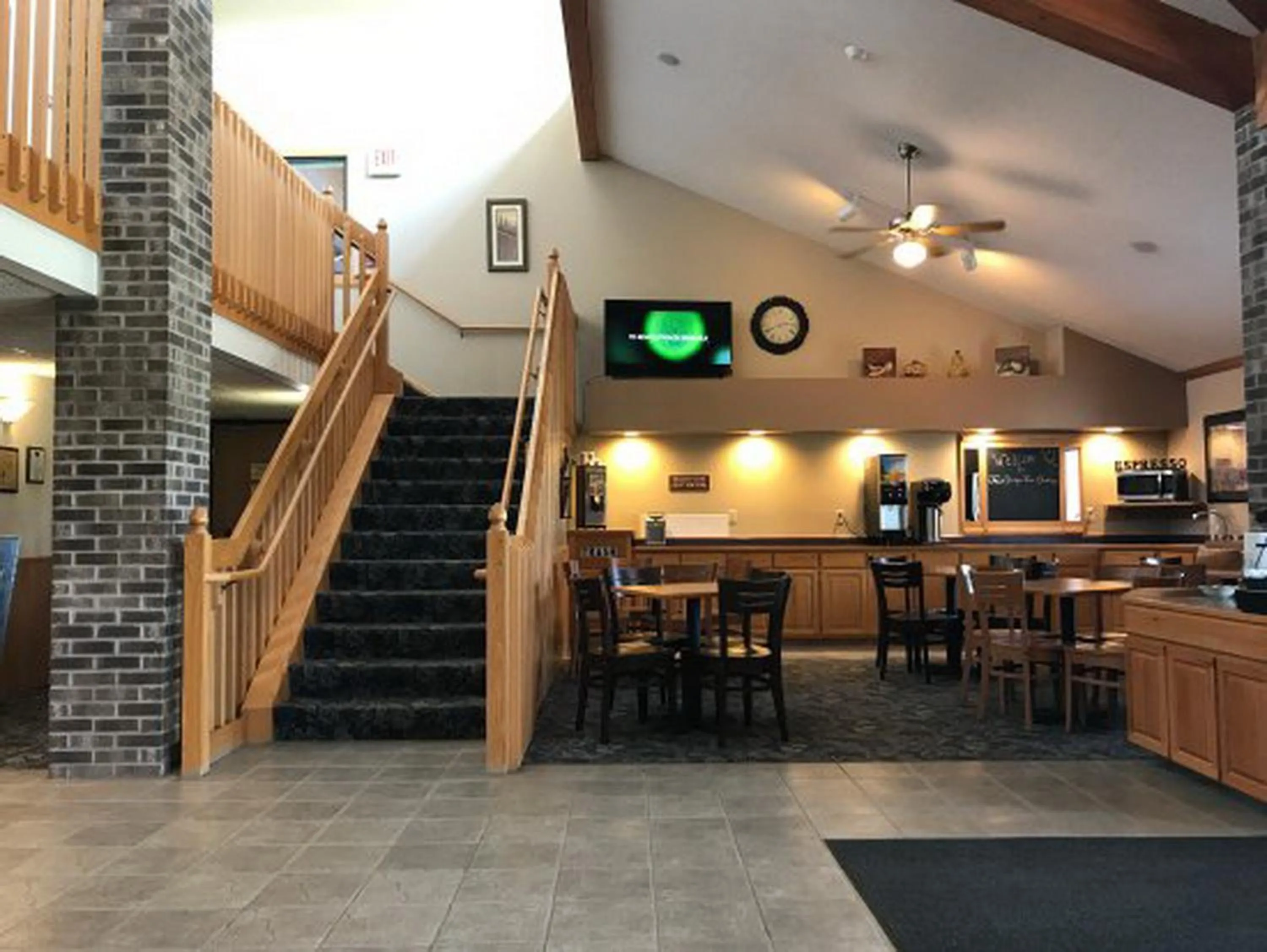 Restaurant/places to eat in FairBridge Inn & Suites Thorp