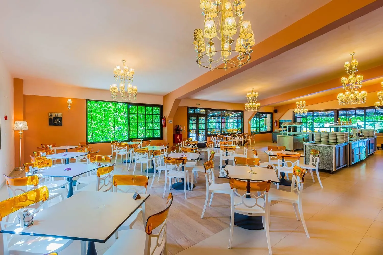 Restaurant/places to eat in Philoxenia Hotel