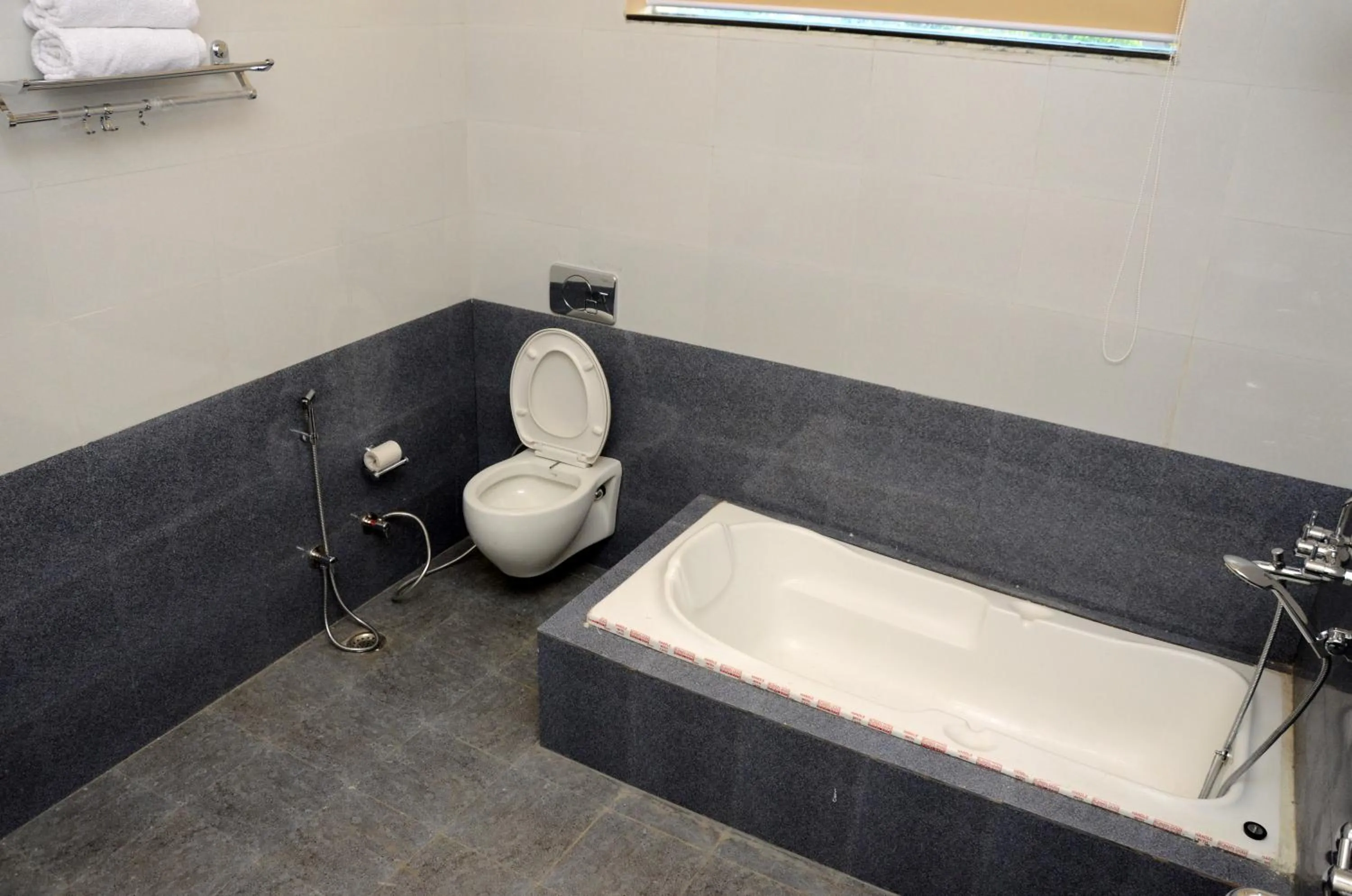 Toilet in Chitrakoot Garden and Resorts