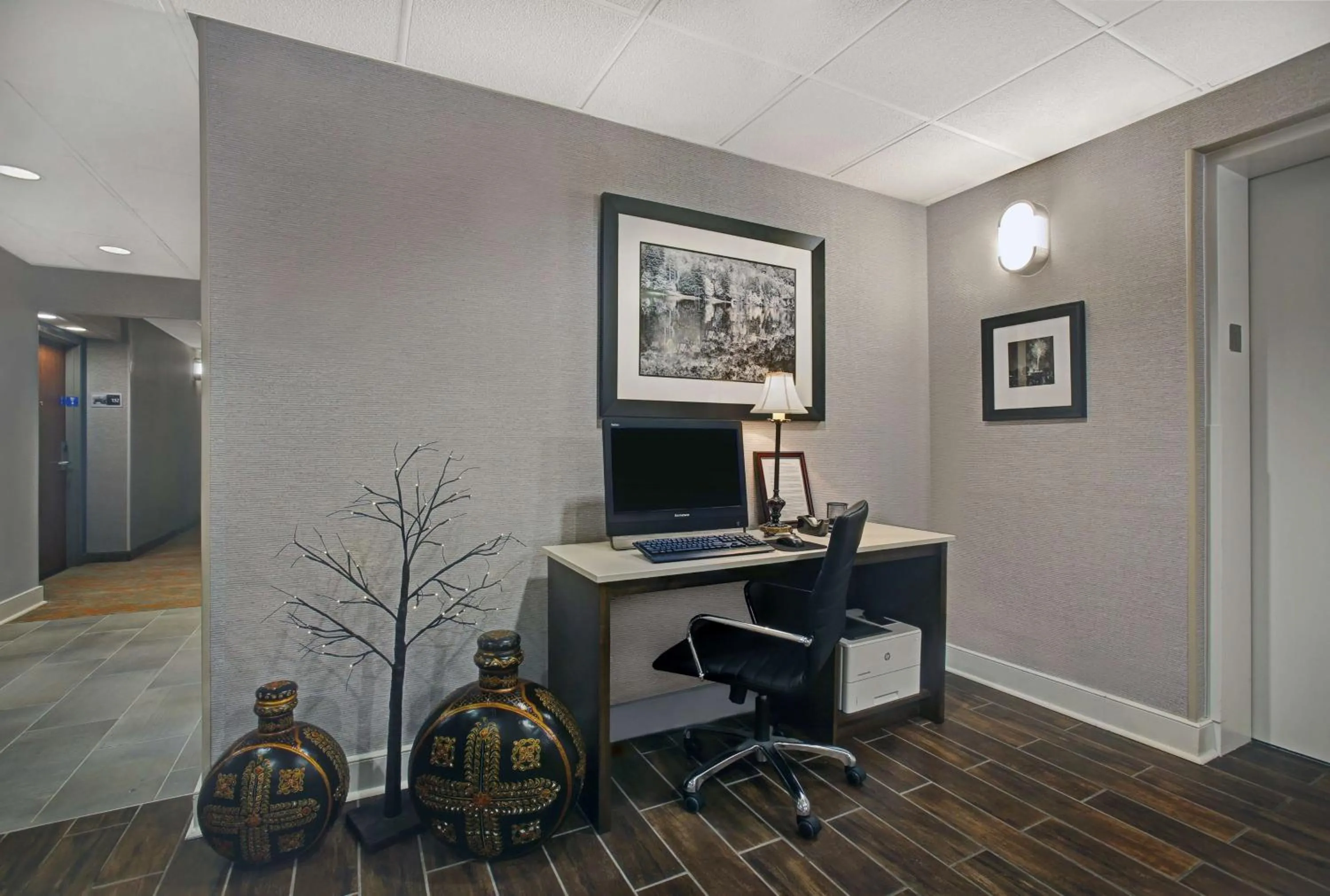 Business facilities in Hampton Inn Salisbury