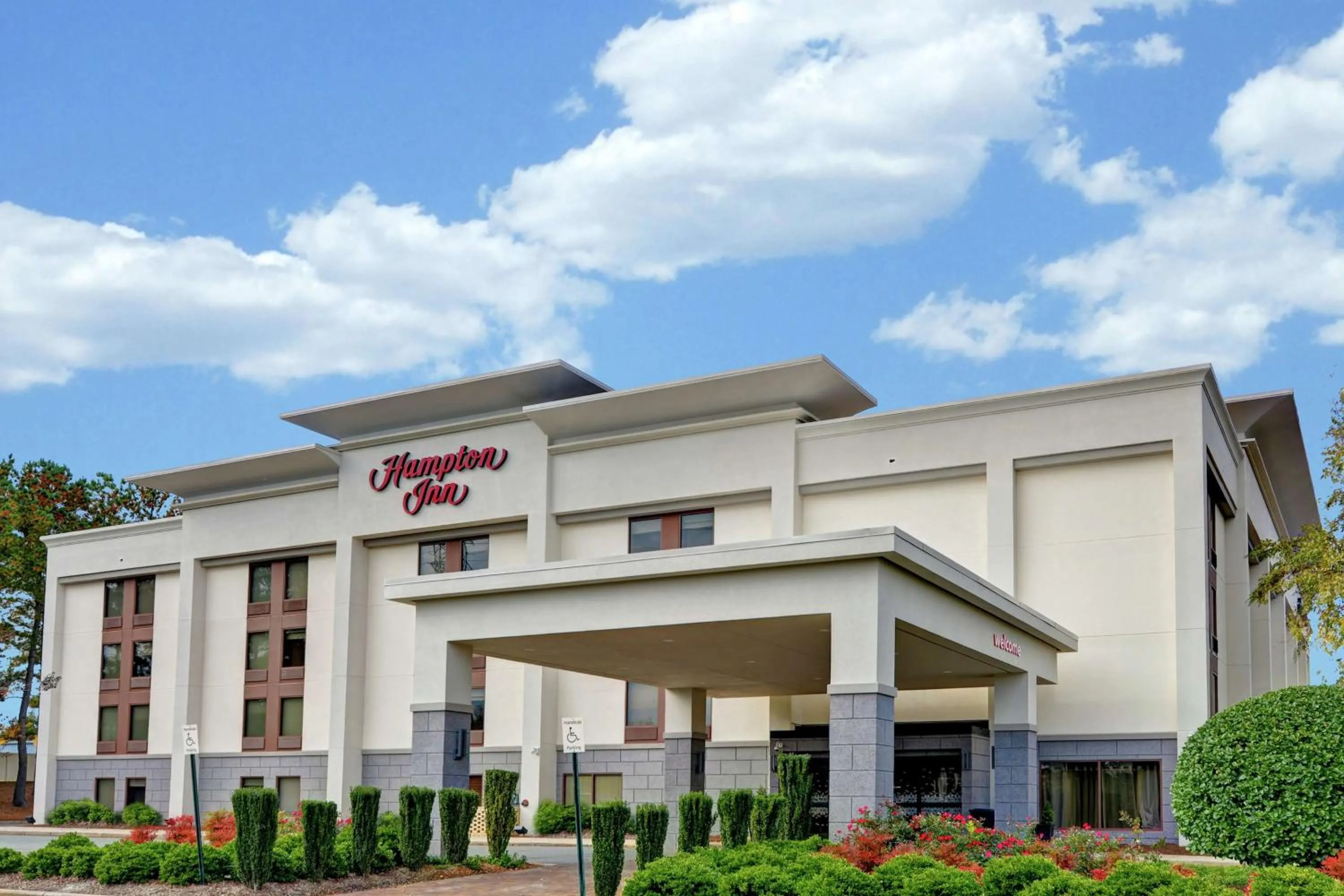 Property building in Hampton Inn Salisbury