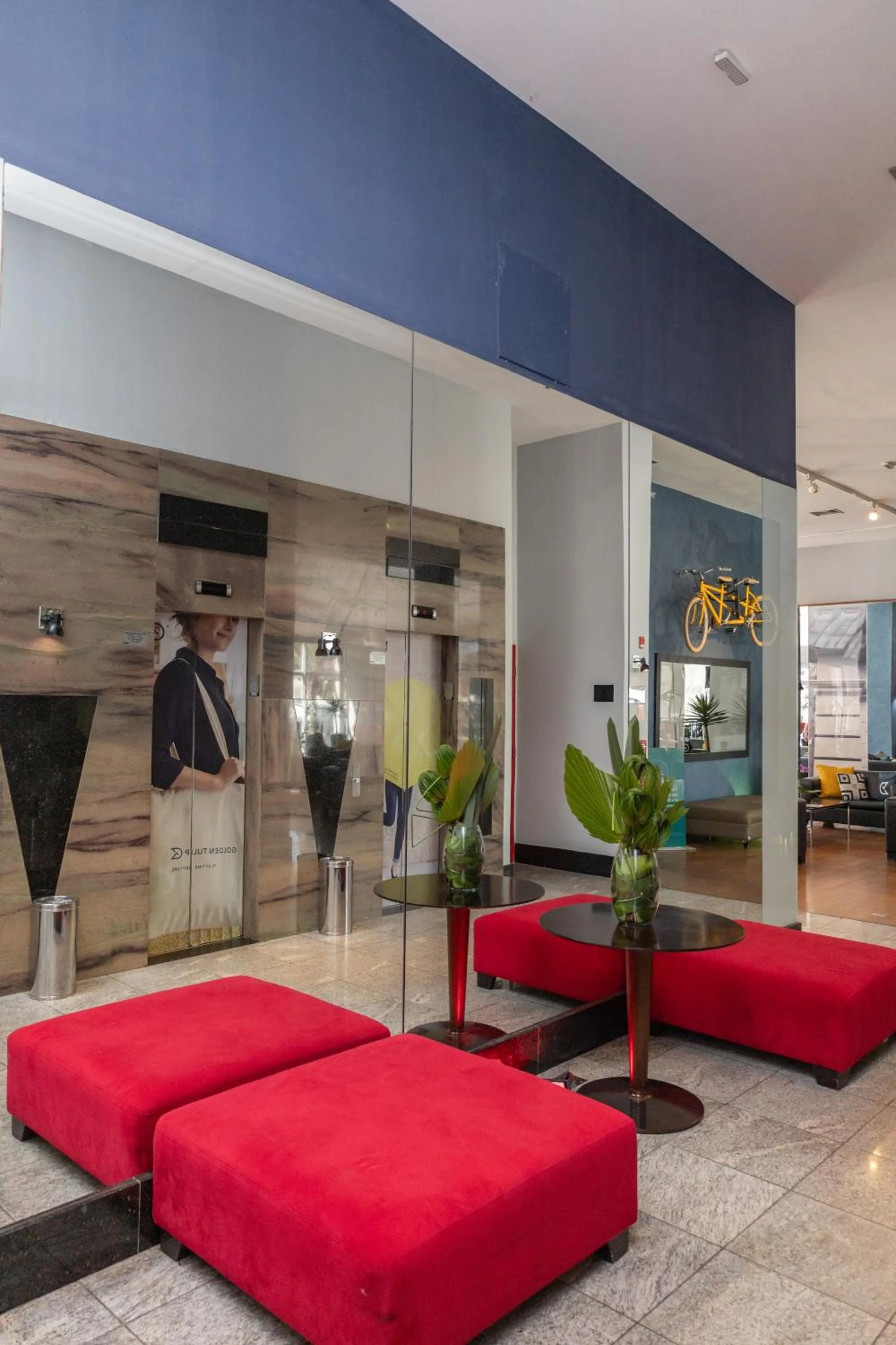 Seating area in Golden Tulip Porto Vitória