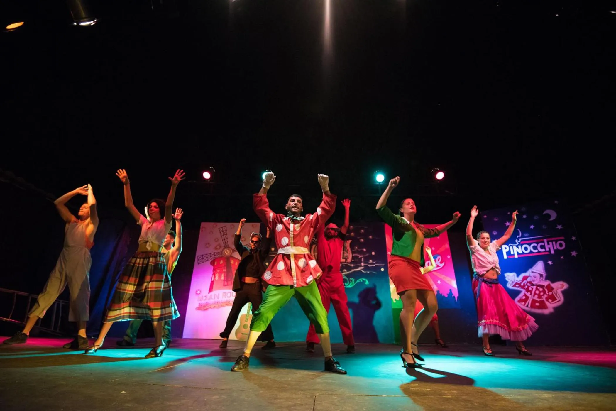 Evening entertainment in MClub Lipari